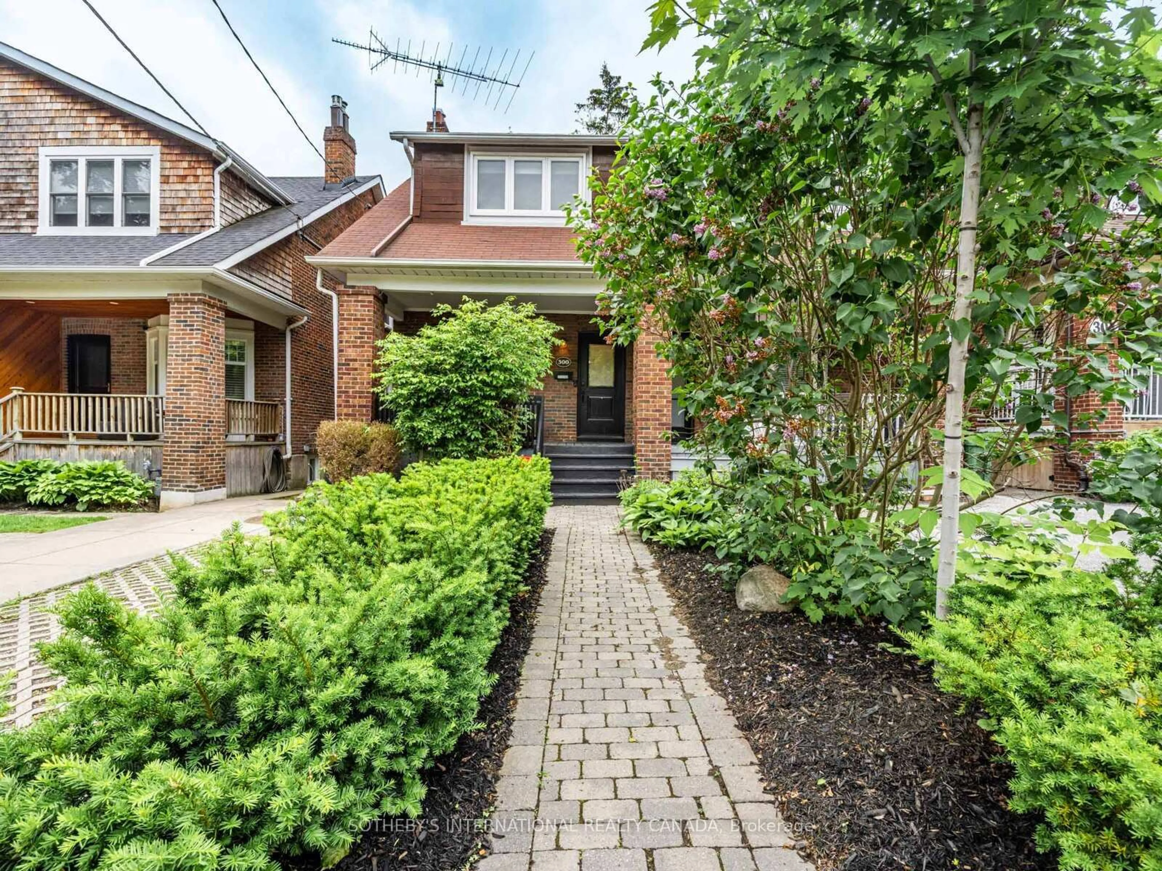 Home with brick exterior material, street for 300 Forman Ave, Toronto Ontario M4S 2S7