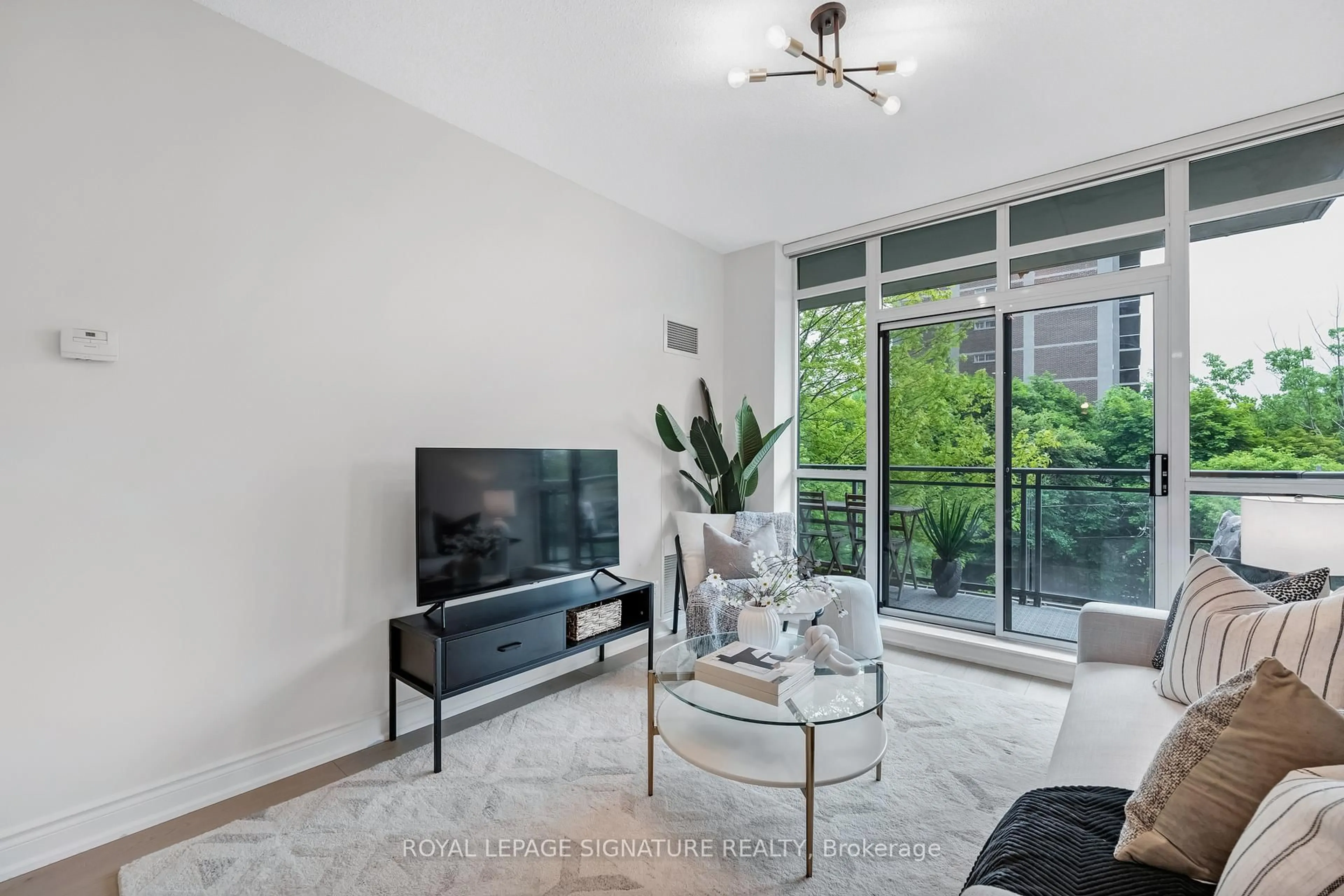 Living room with furniture, unknown for 319 Merton St #308, Toronto Ontario M4S 1A5