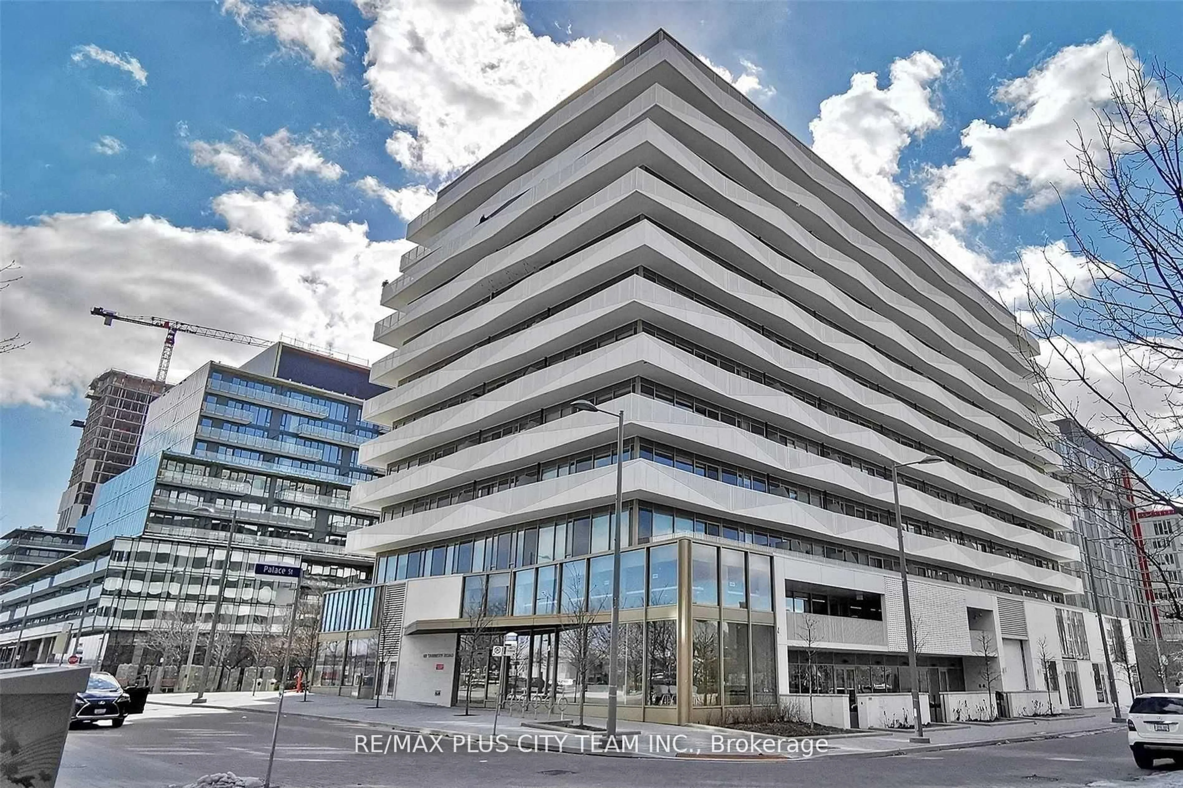 Indoor foyer for 60 Tannery Rd #405, Toronto Ontario M5A 0S8