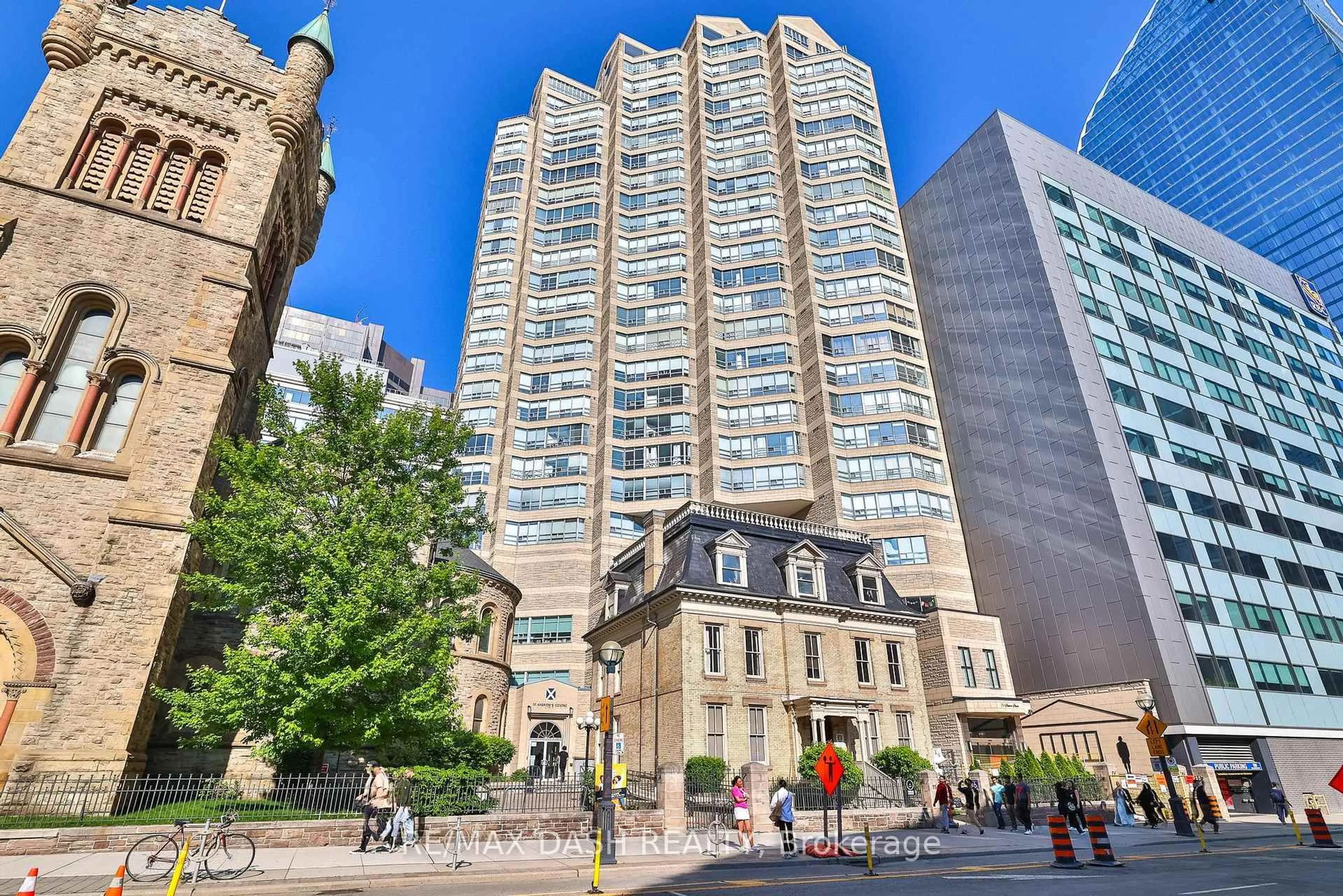 Unknown for 71 Simcoe St #2004, Toronto Ontario M5J 2S9