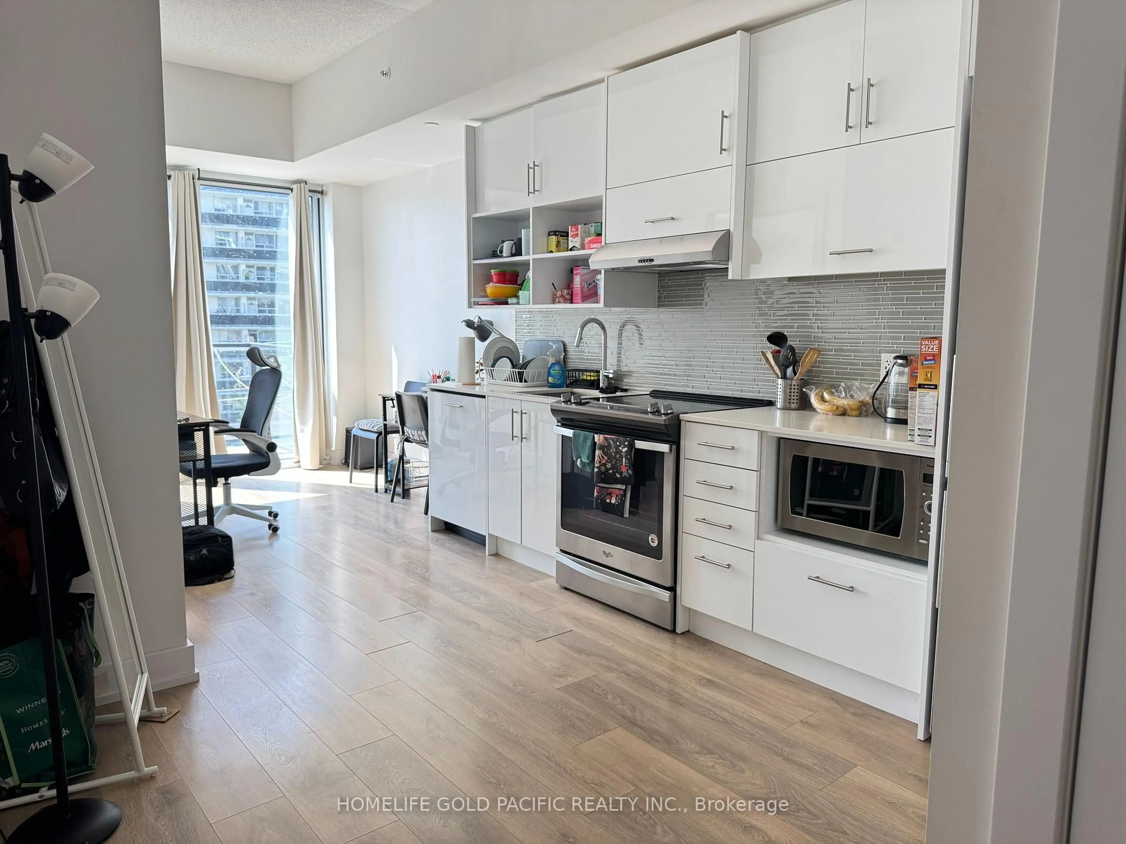 Open concept kitchen, unknown for 128 Fairview Mall Dr #407, Toronto Ontario M2J 0E8