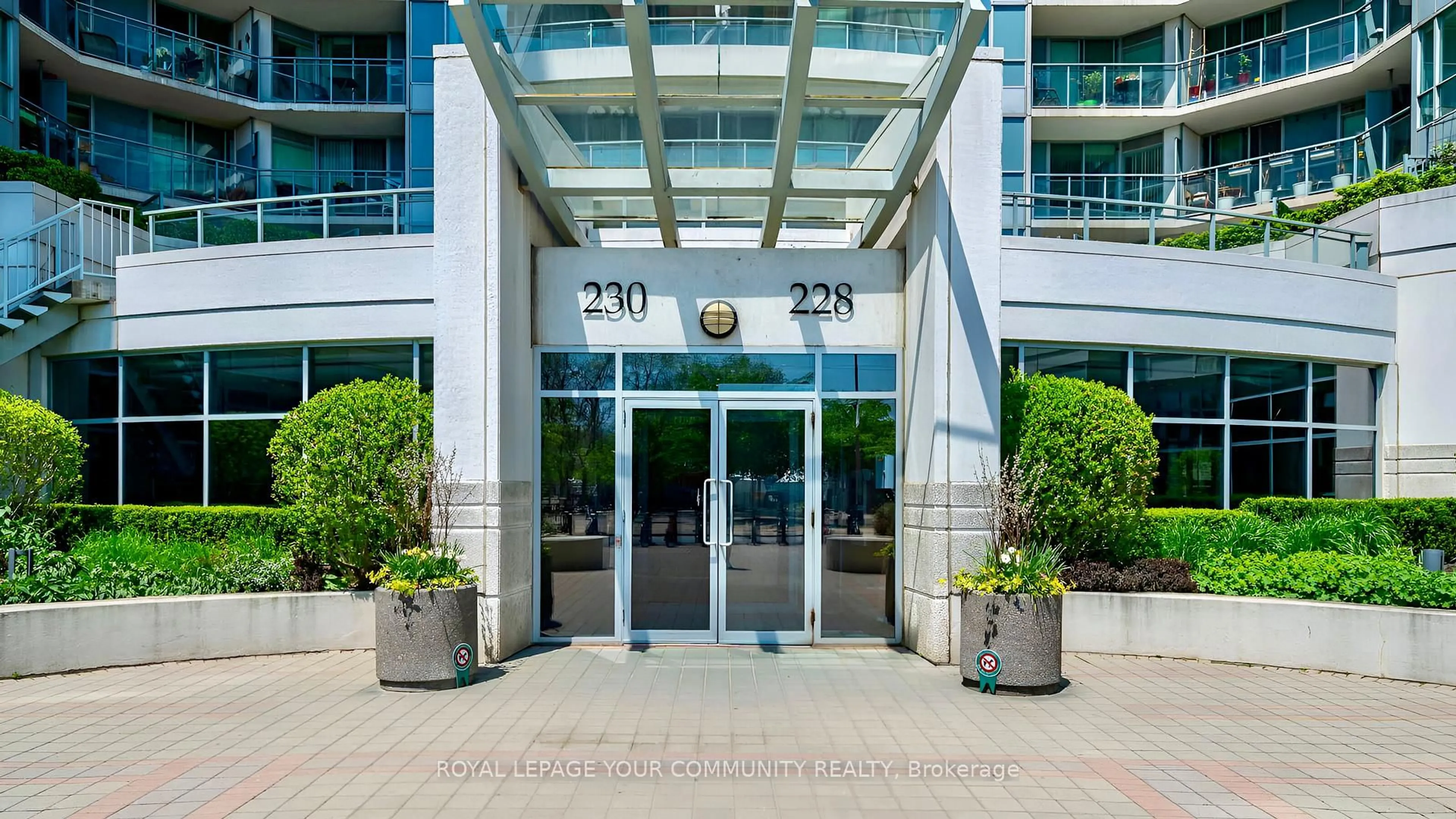 Indoor foyer for 230 Queens Quay #2323, Toronto Ontario M5J 2Y7