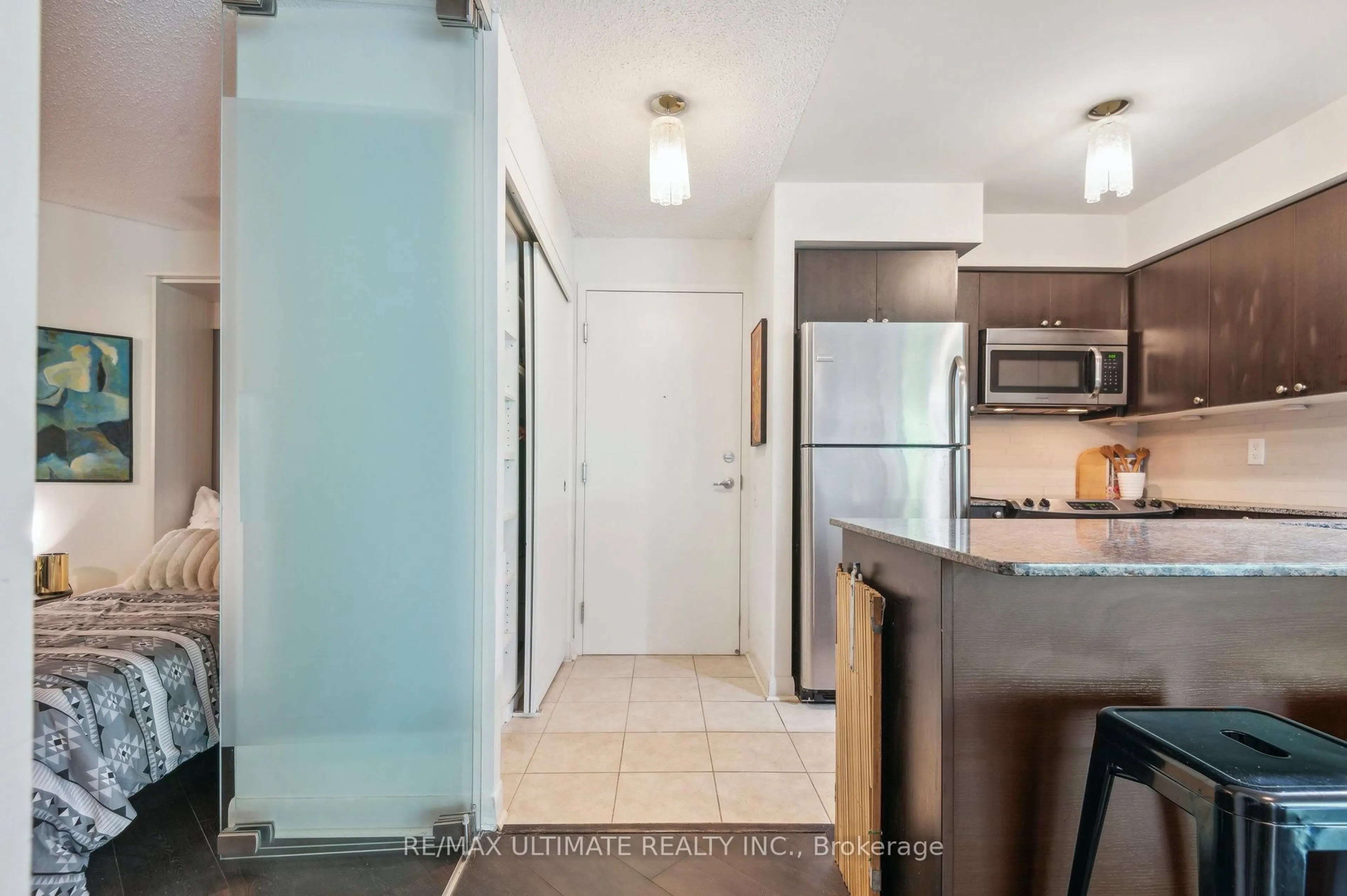 Standard kitchen, ceramic/tile floor for 252 Wilson Ave #240, Toronto Ontario M3H 0A7