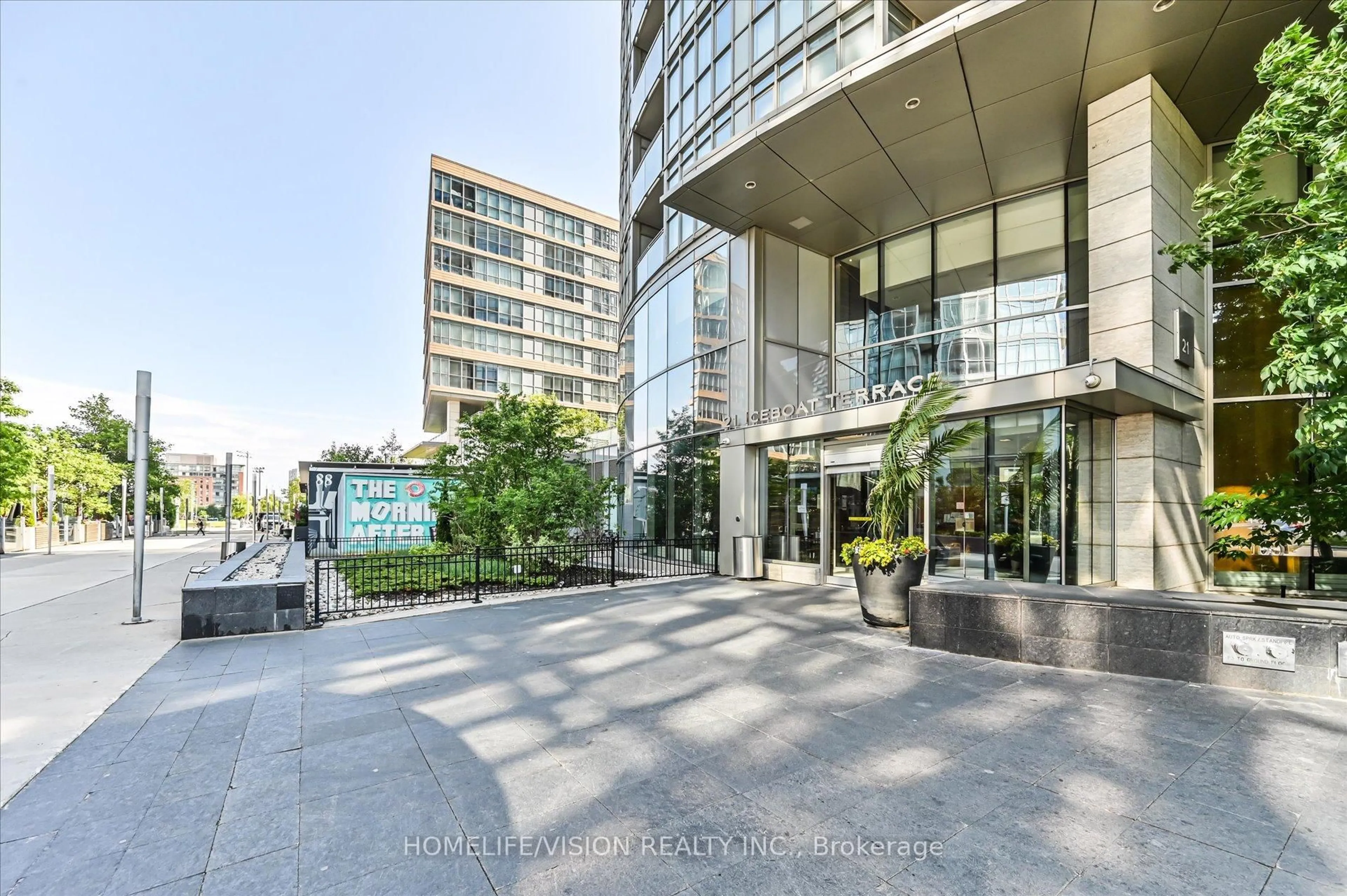 Indoor foyer for 21 Iceboat Terr #4806, Toronto Ontario M5V 4A9