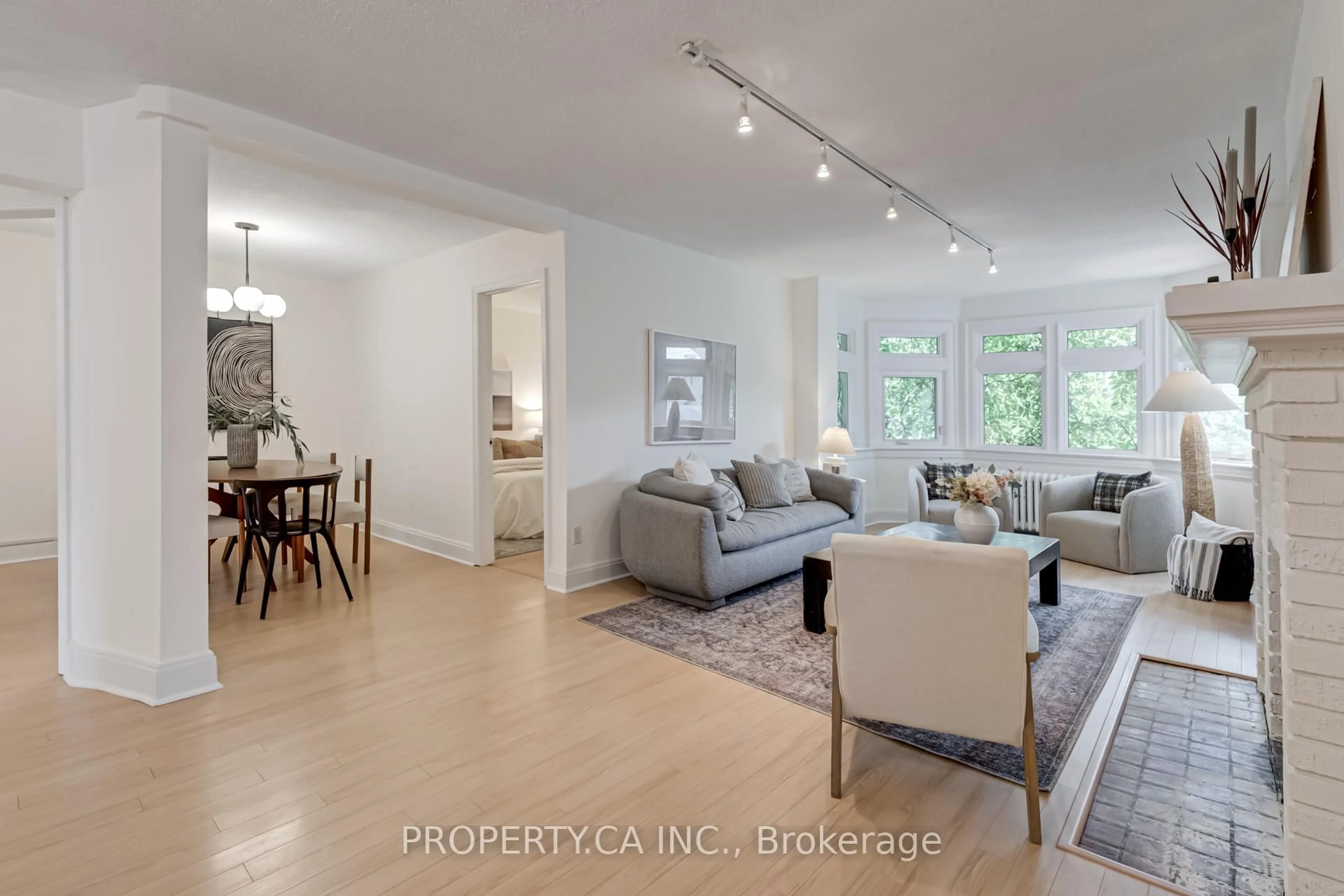 Living room with furniture, unknown for 1599 Bathurst St #13, Toronto Ontario M5P 3J1
