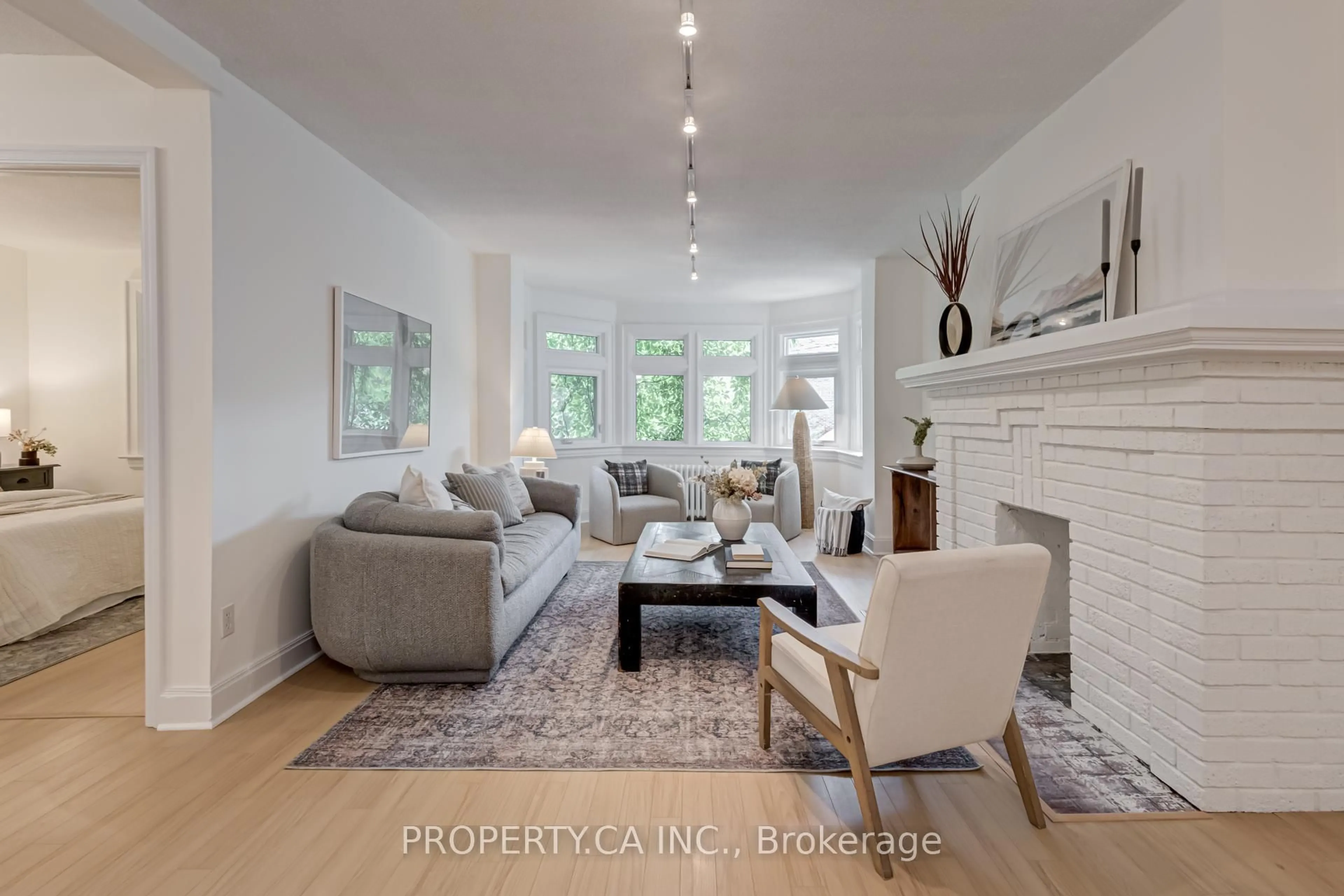 Living room with furniture, unknown for 1599 Bathurst St #13, Toronto Ontario M5P 3J1