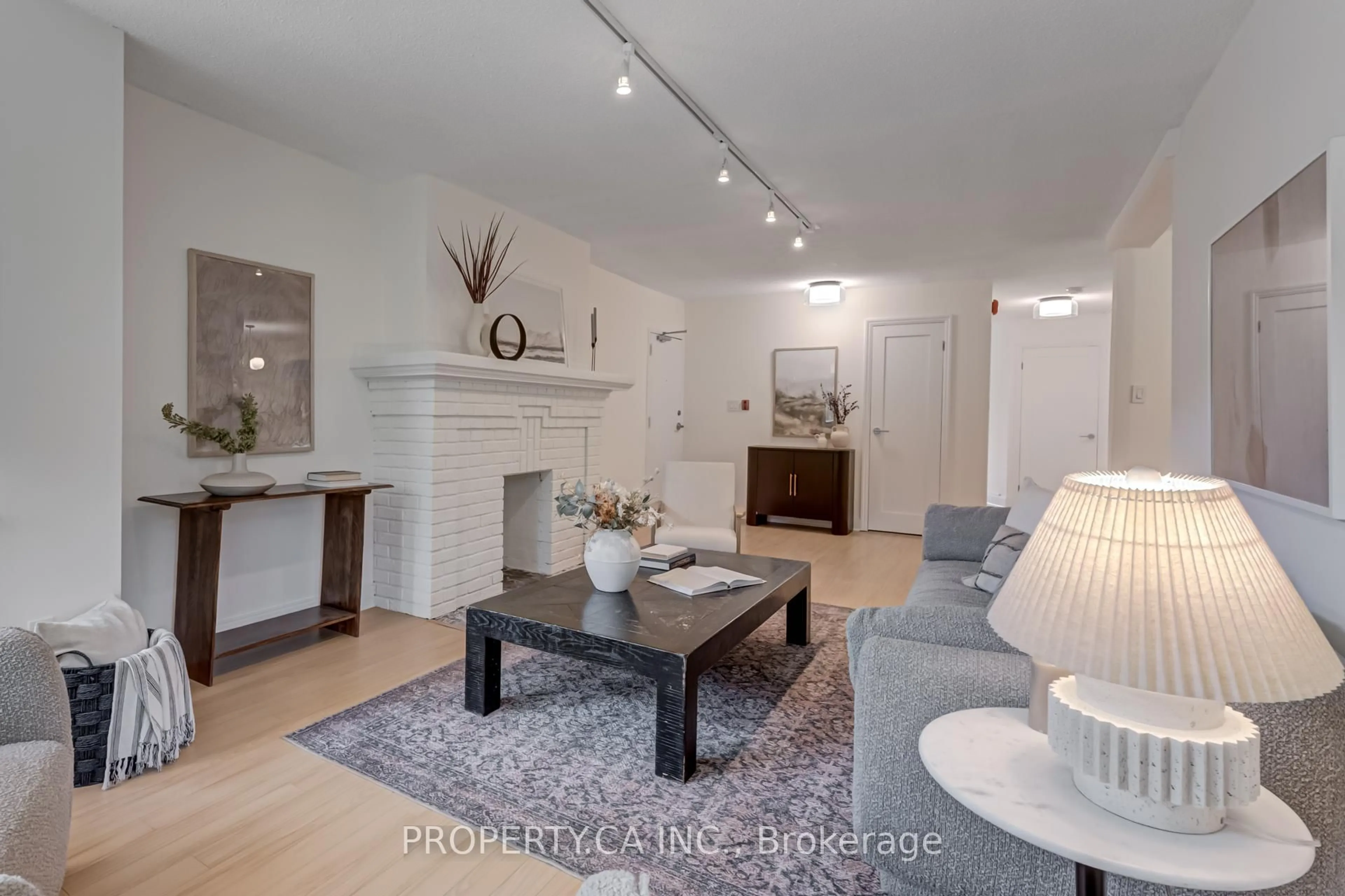 Living room with furniture, unknown for 1599 Bathurst St #13, Toronto Ontario M5P 3J1