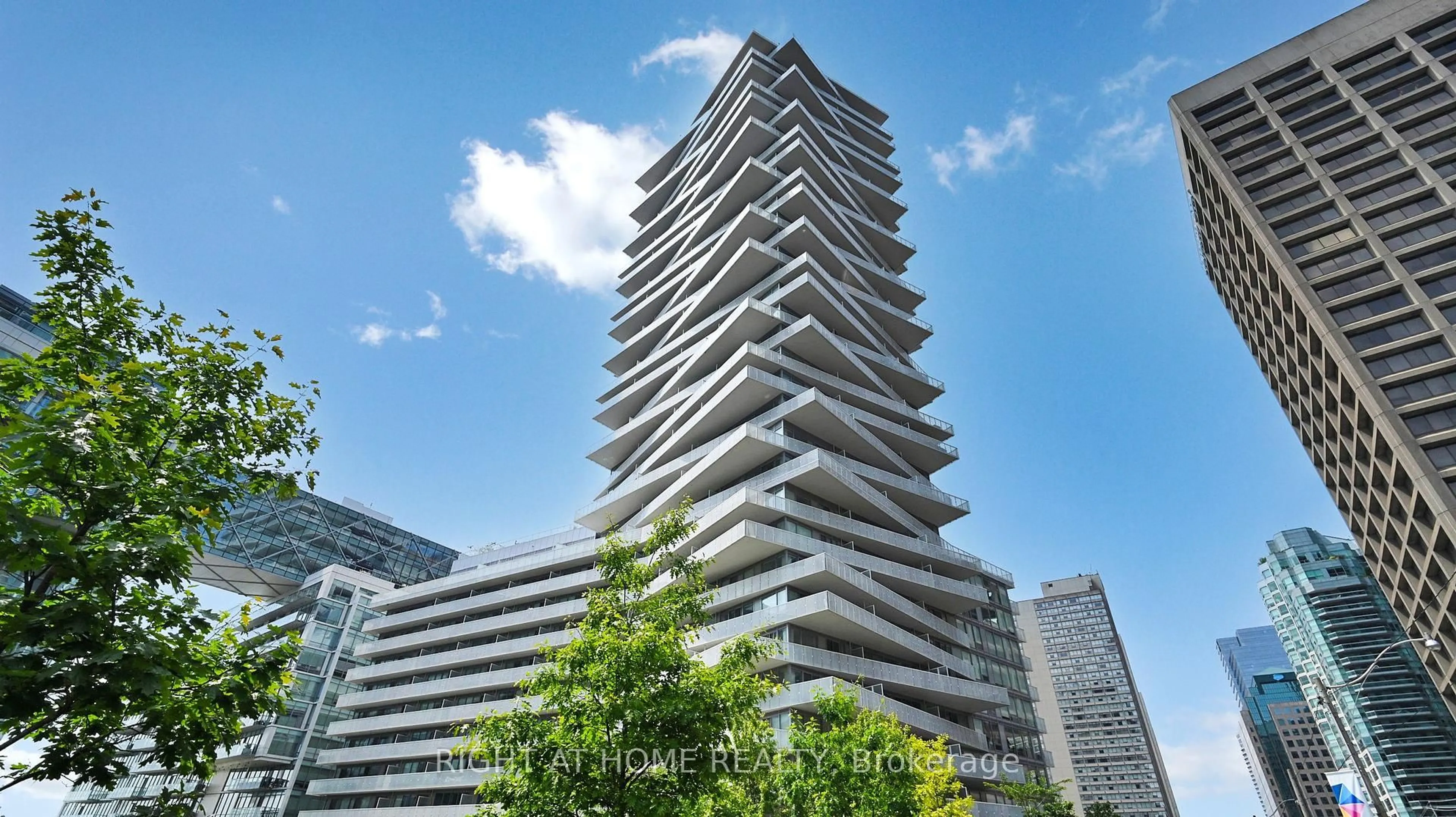 Indoor foyer for 15 Queens Quay #403, Toronto Ontario M5E 0C5