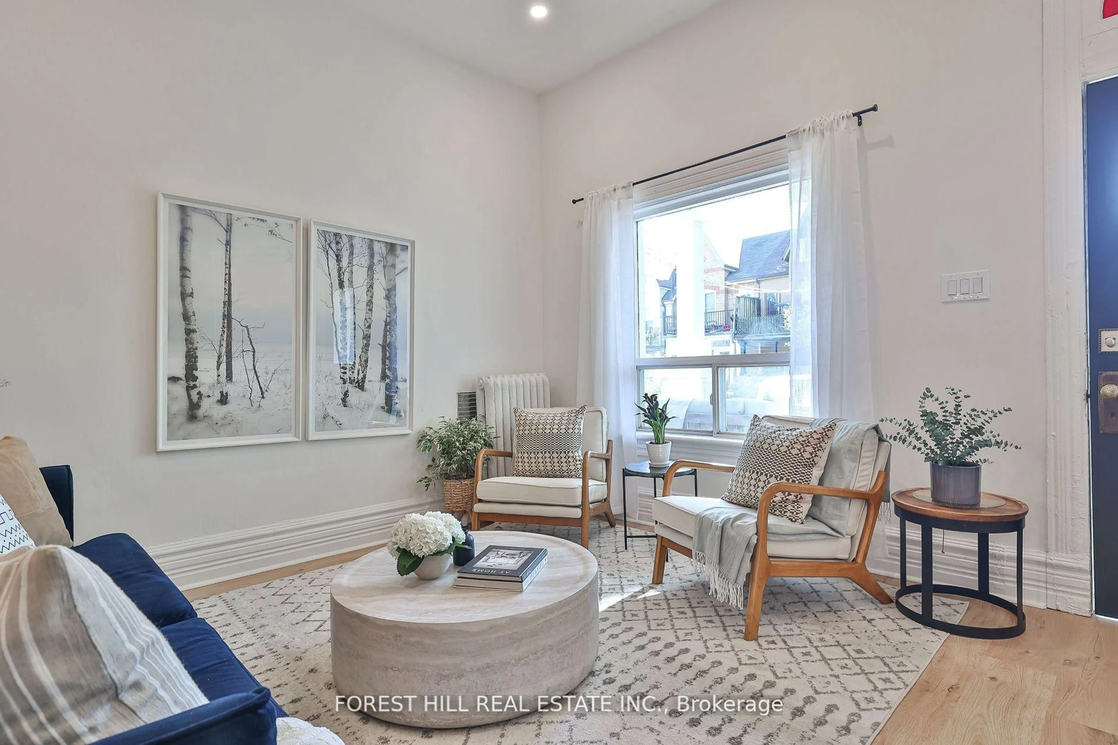 Living room with furniture, unknown for 130 Lindsey Ave, Toronto Ontario M6H 1E6