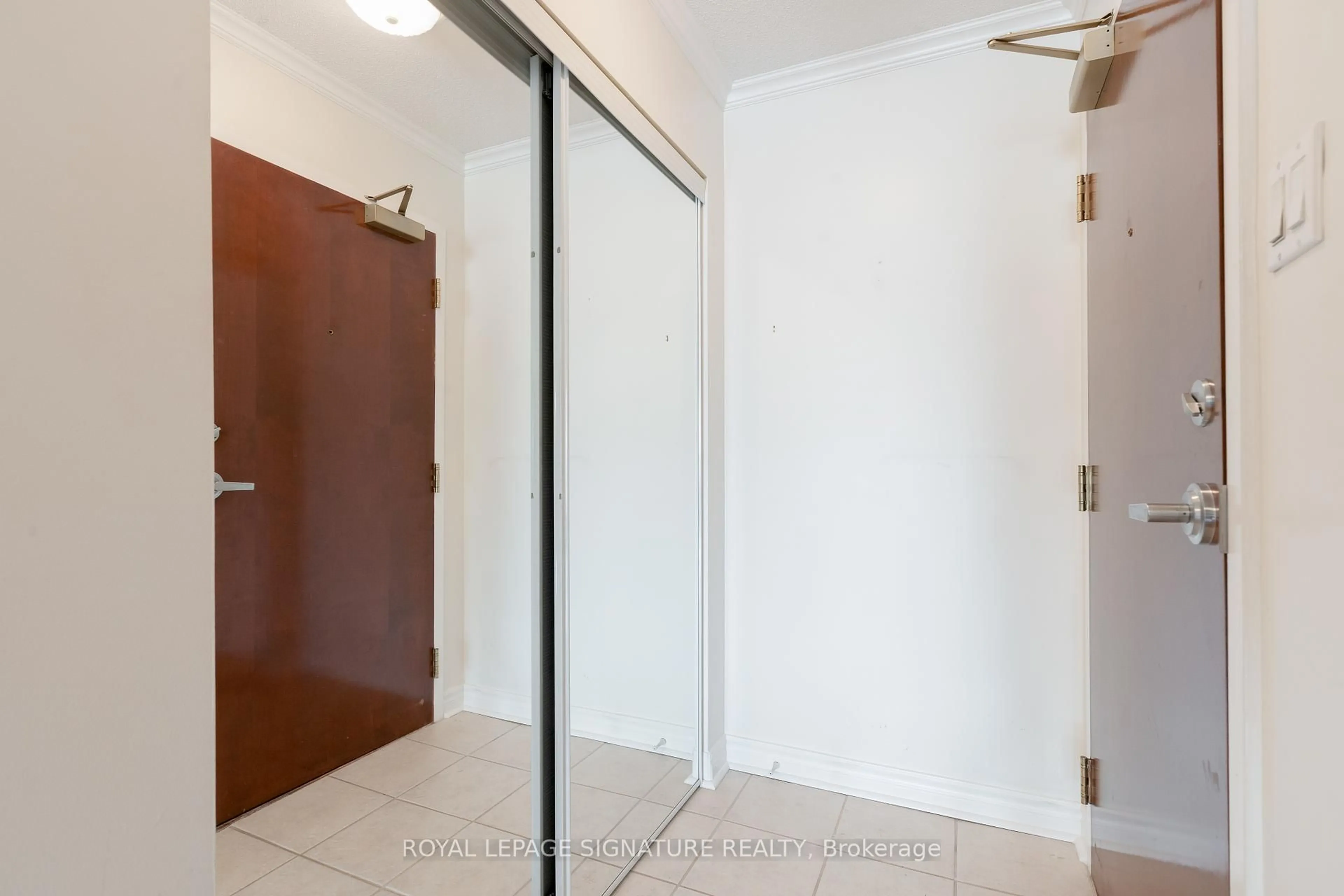 Unknown for 356 McRae Dr #206, Toronto Ontario M4G 4G4
