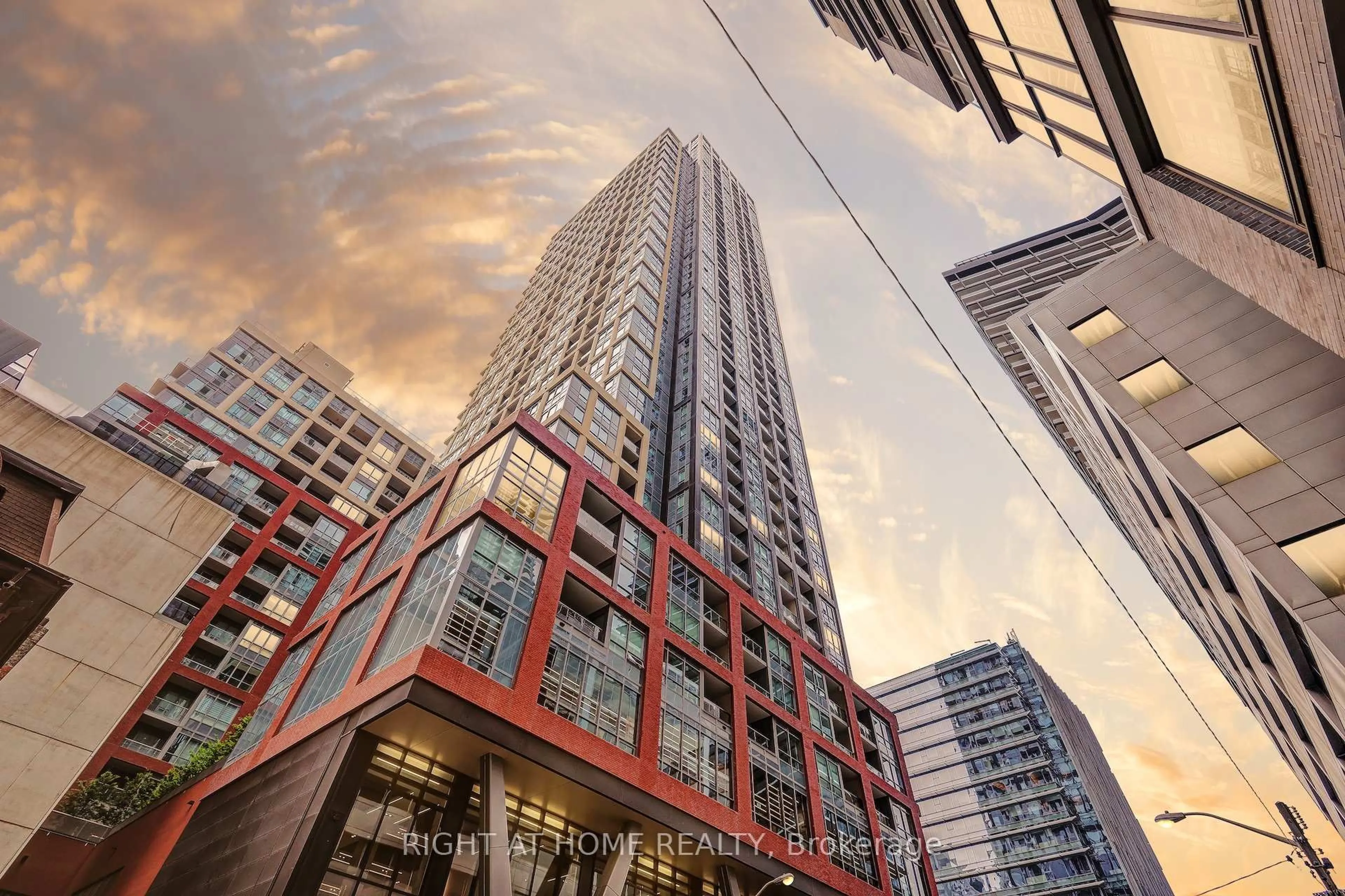 Unknown for 108 Peter St #5102, Toronto Ontario M5V 0W2