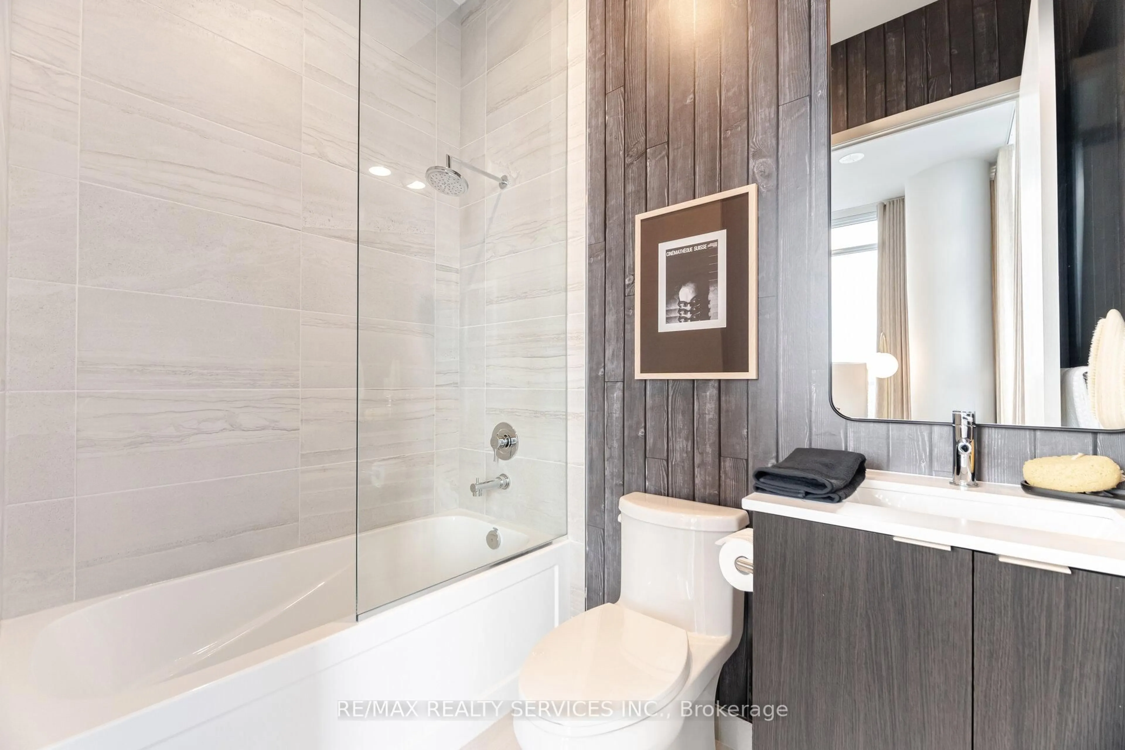 Contemporary bathroom, ceramic/tile floor for 138 Downes St #PH103, Toronto Ontario M5E 0E4
