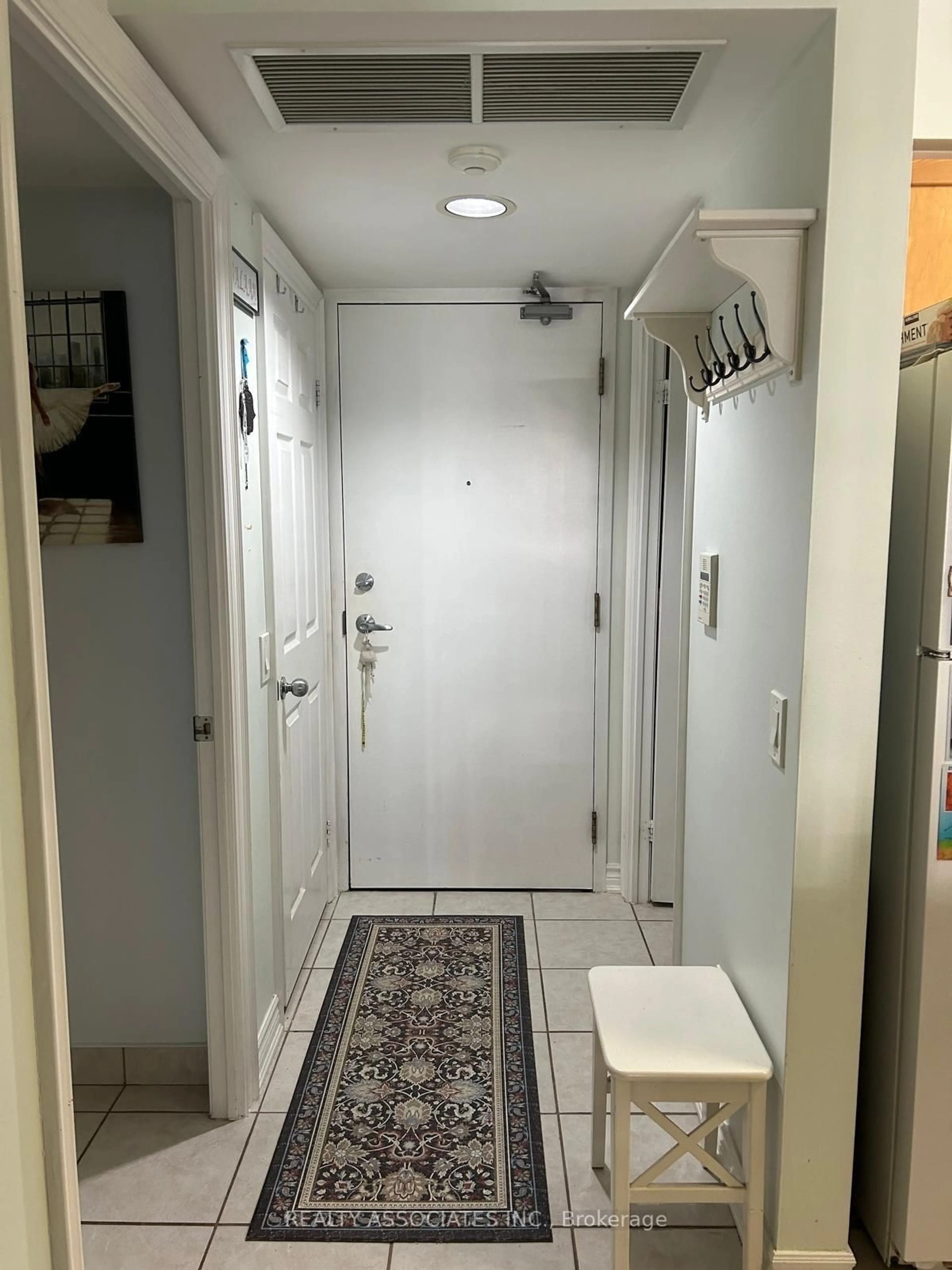 Indoor entryway for 155 Beecroft Rd #2112, Toronto Ontario M2N 7C6