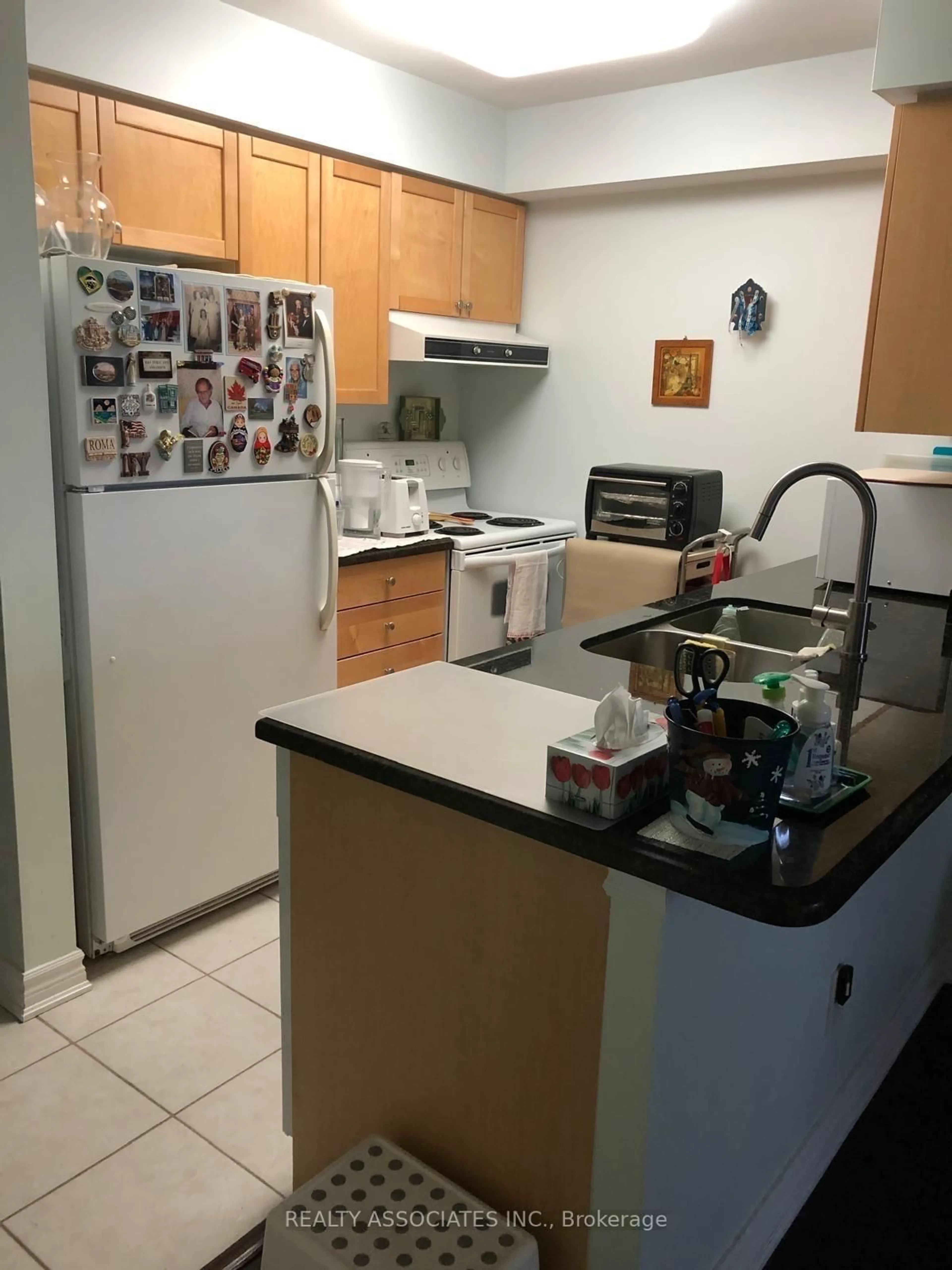 Standard kitchen, unknown for 155 Beecroft Rd #2112, Toronto Ontario M2N 7C6