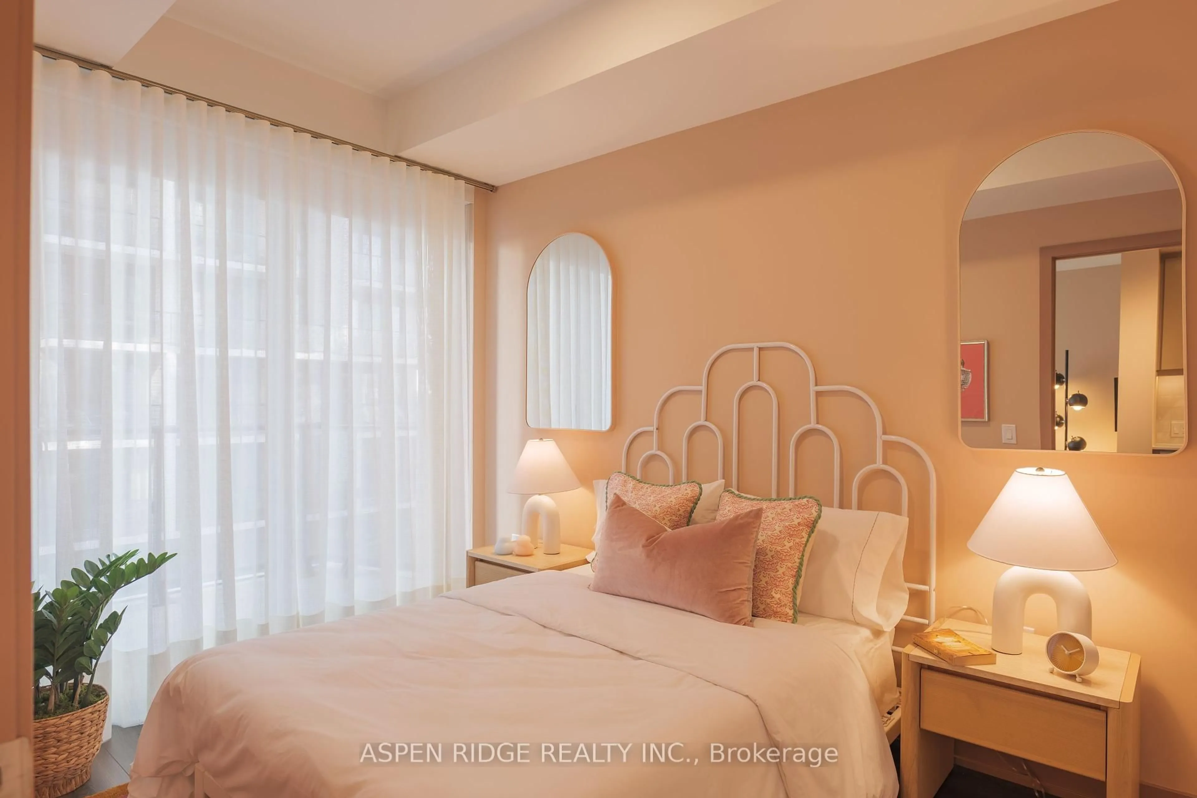 Bedroom with bed, unknown for 9 Tecumseth St #822, Toronto Ontario M5V 3G4