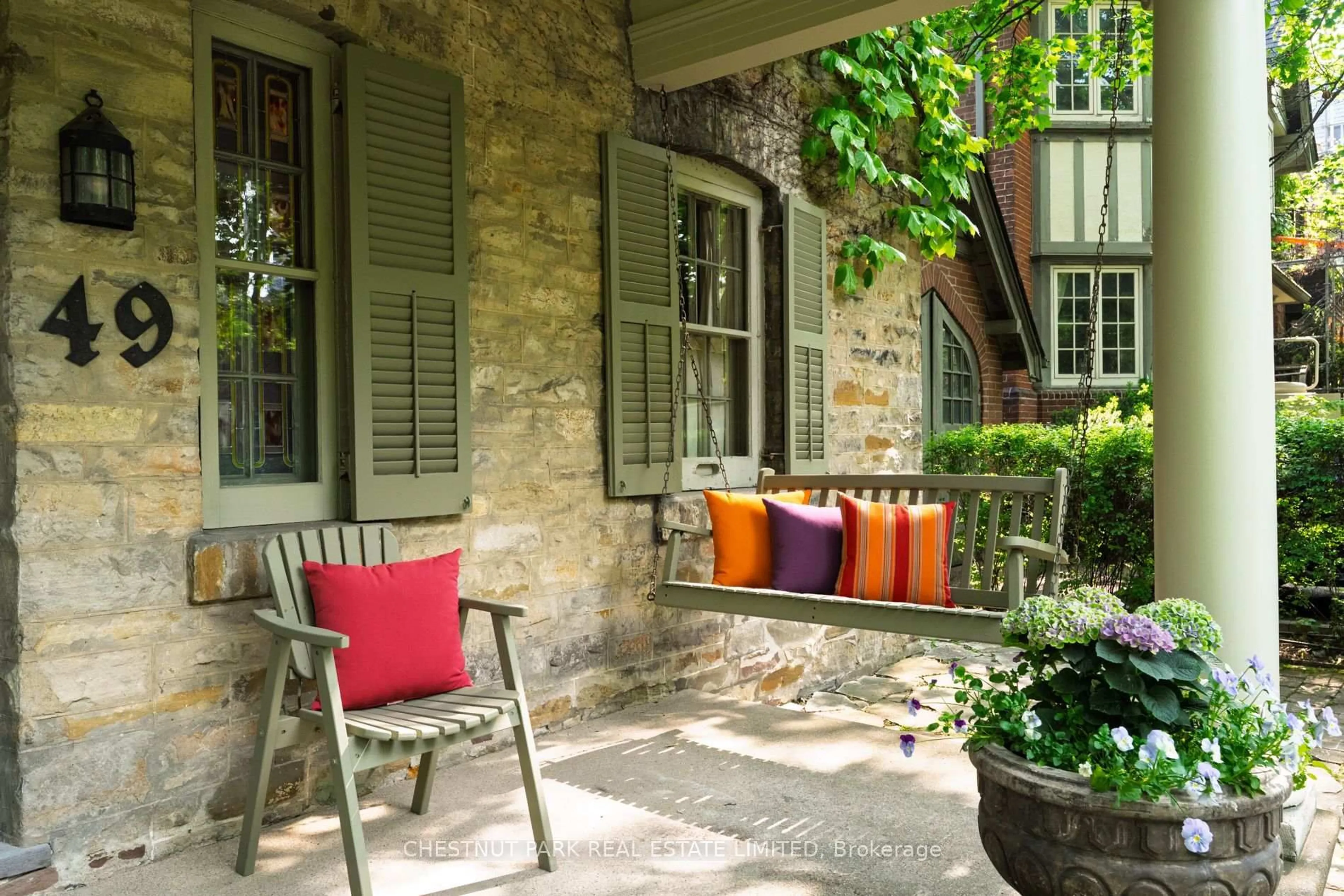 Patio, street for 49 Roxborough St, Toronto Ontario M4W 1V5
