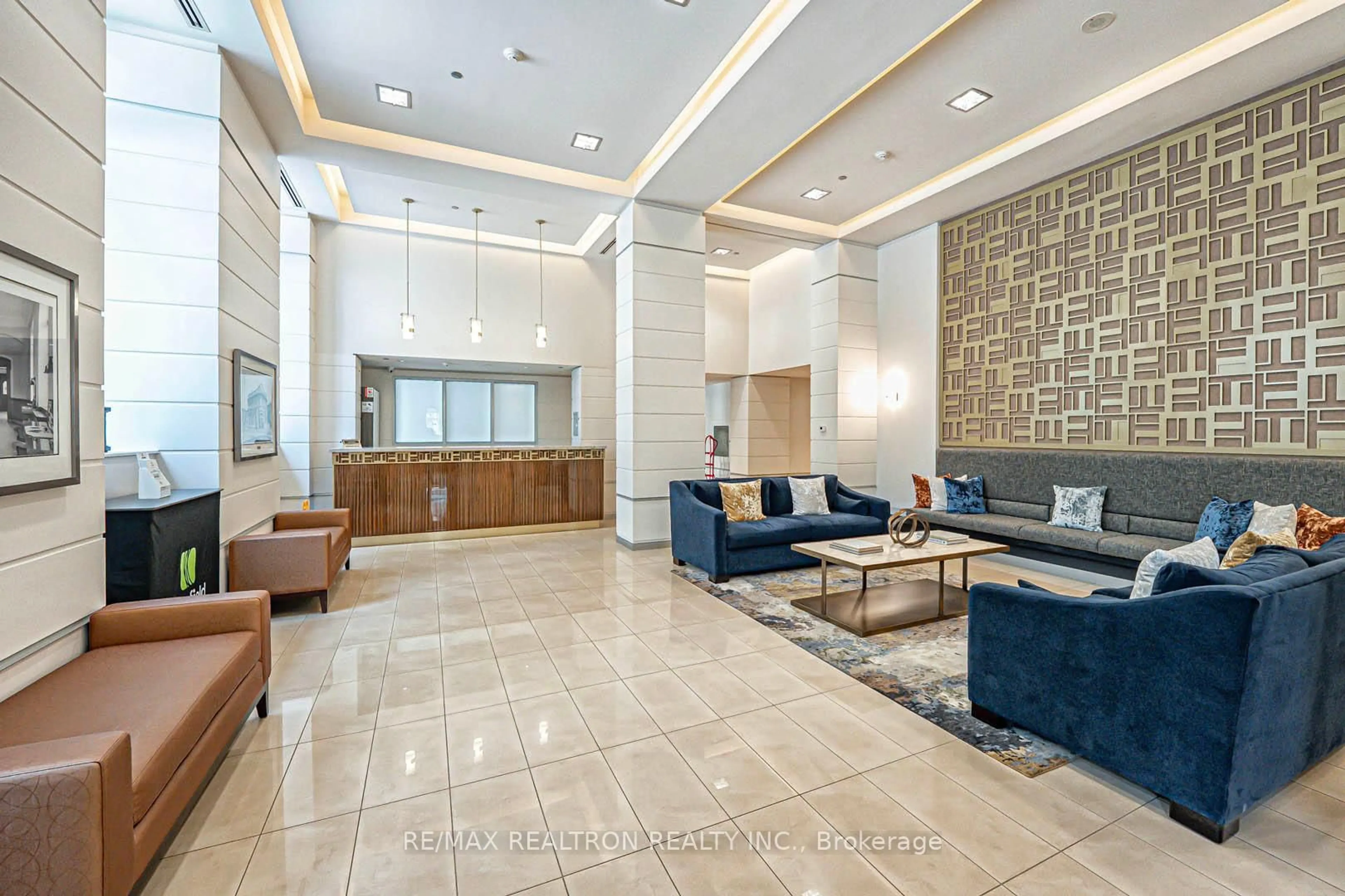 Lobby for 230 King St #318, Toronto Ontario M5A 1K5