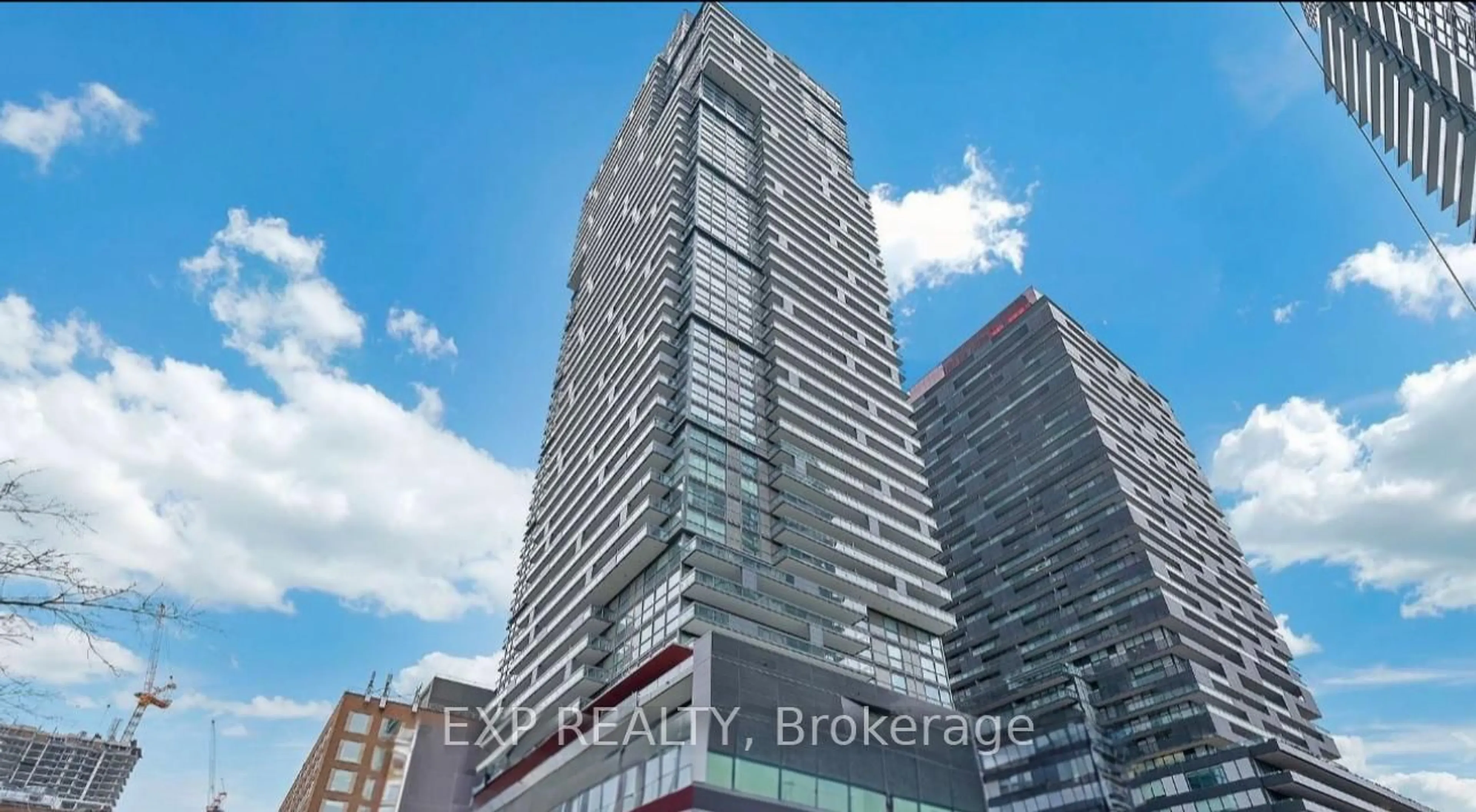 Blurry image for 39 Roehampton Ave #306, Toronto Ontario M4P 1P9