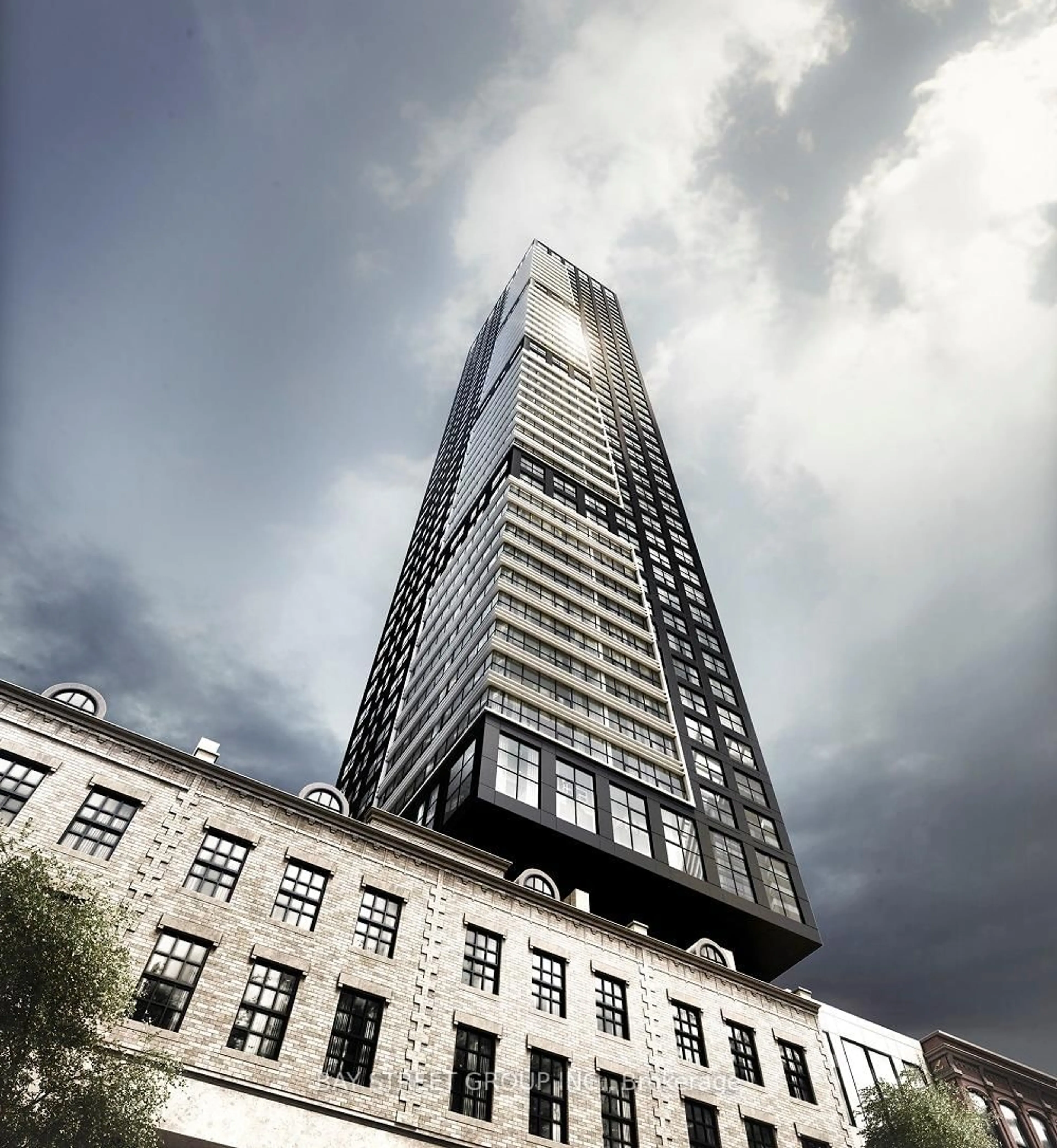 Blurry image for 327 King St #2302, Toronto Ontario M5V 0W7