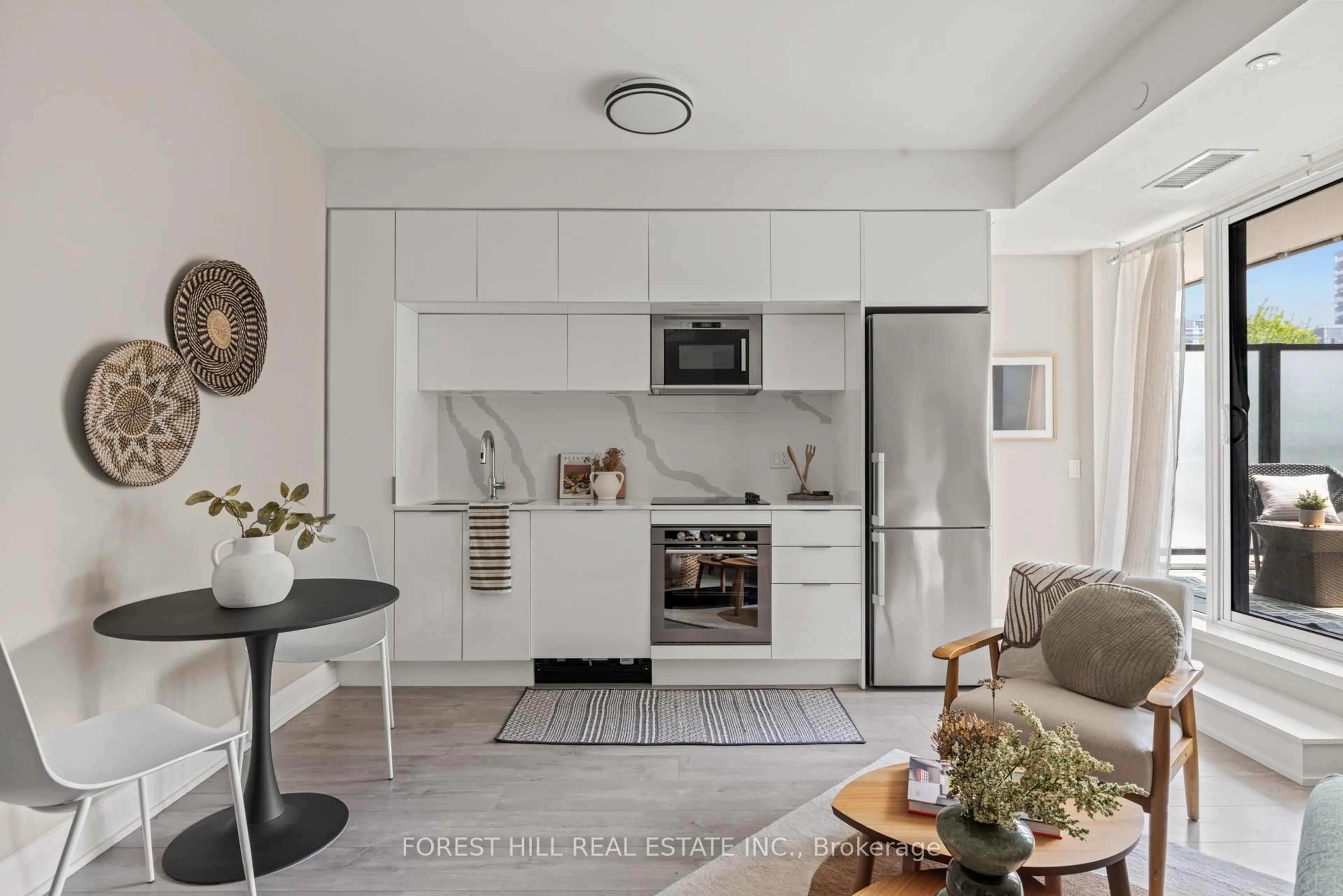 Open concept kitchen, ceramic/tile floor for 1 Belsize Dr #218, Toronto Ontario M4S 0B9
