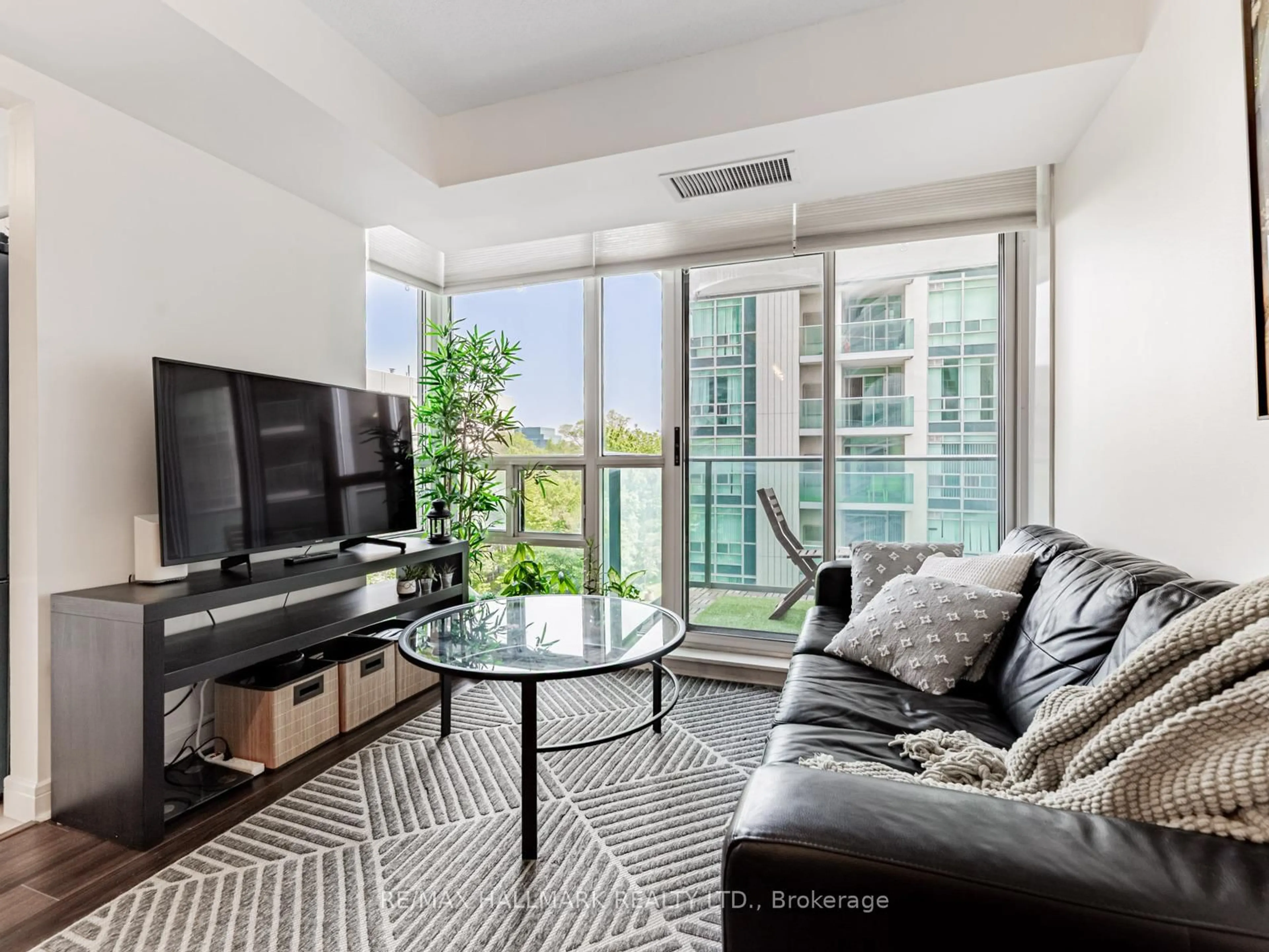 Living room with furniture, unknown for 31 Bales Ave #610, Toronto Ontario M2N 7L6