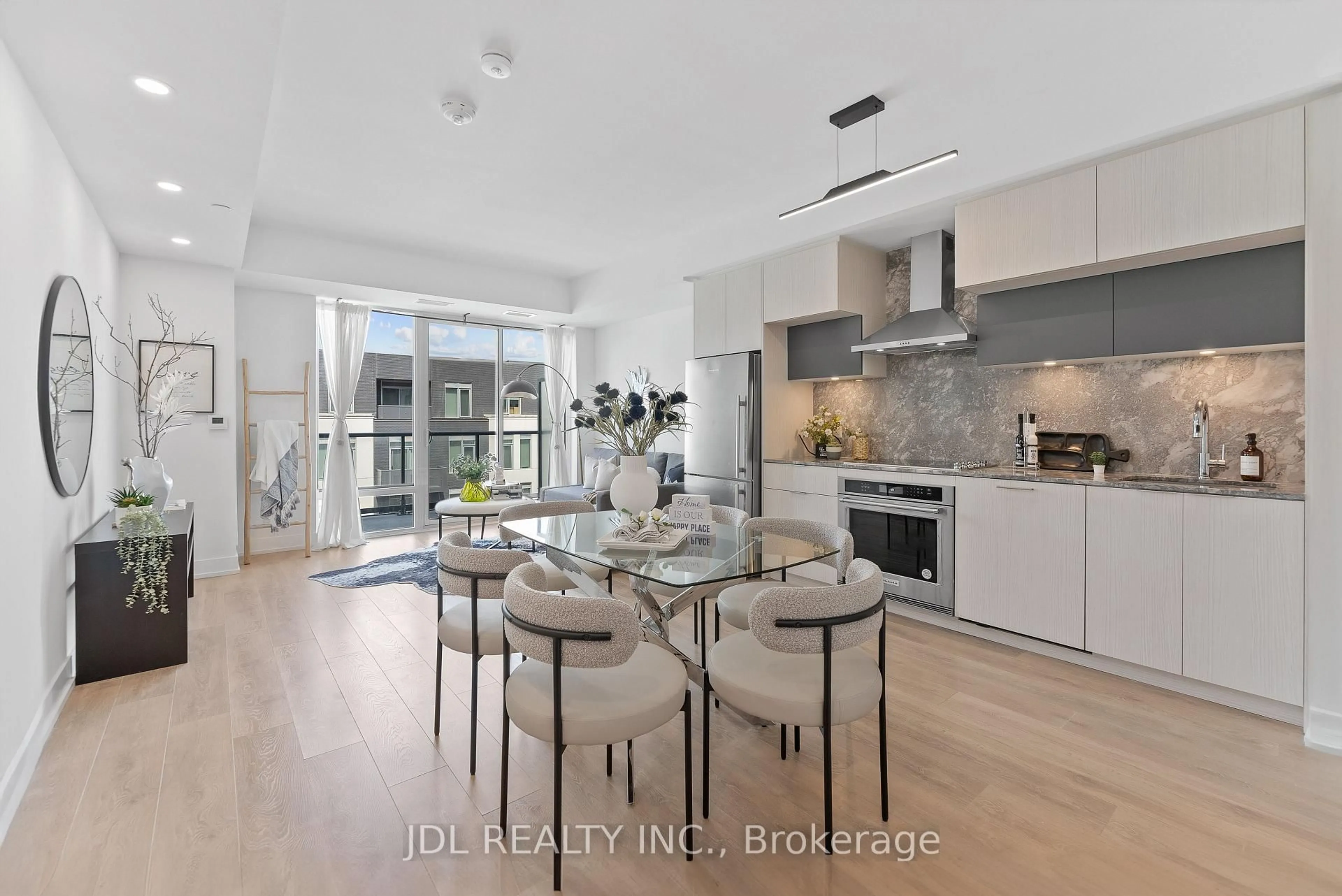 Open concept kitchen, ceramic/tile floor for 25 Adra Grado Way #651, Toronto Ontario M2J 0H6
