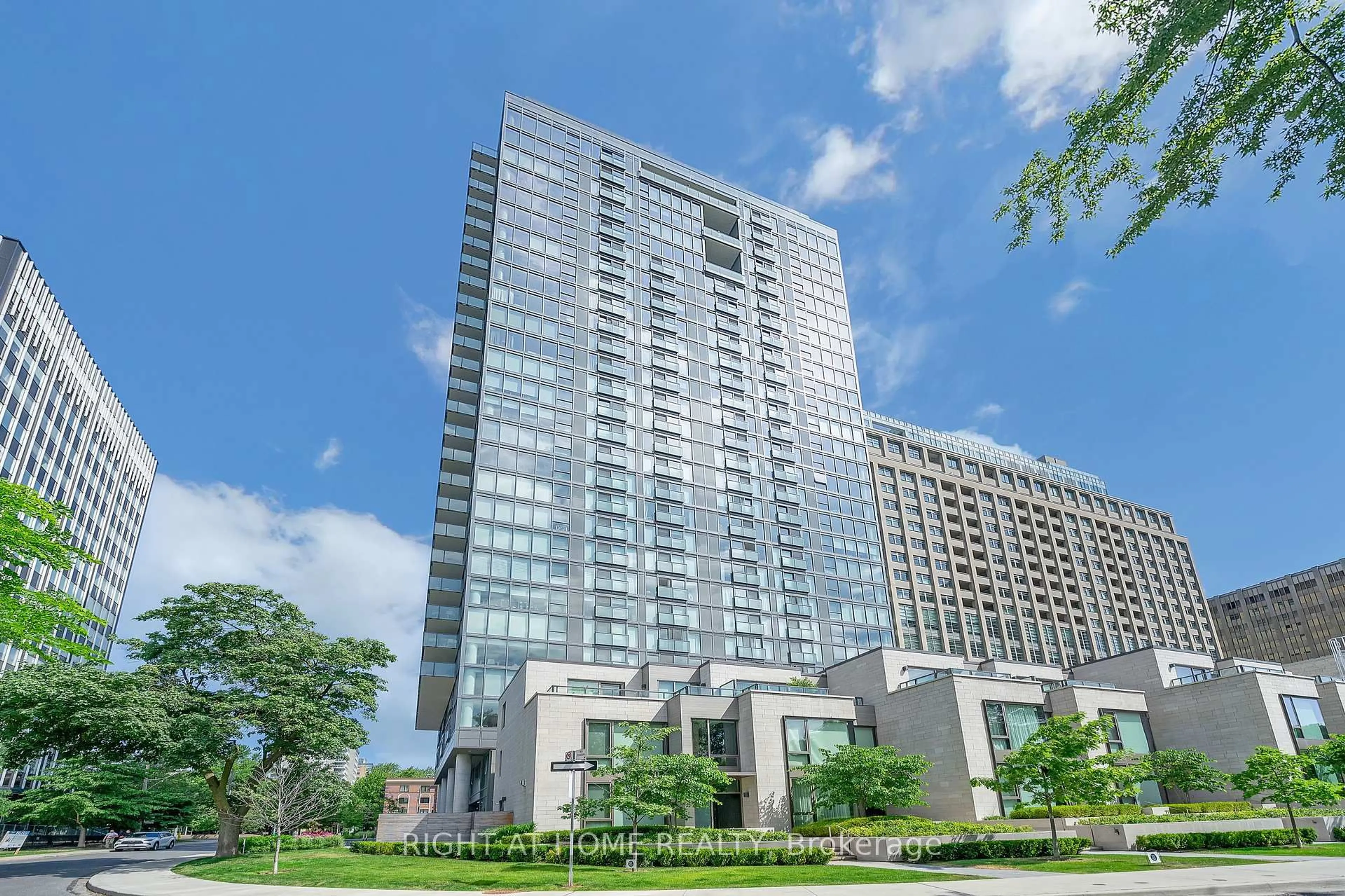 Indoor foyer for 99 Foxbar Rd #2110, Toronto Ontario M4V 0B2