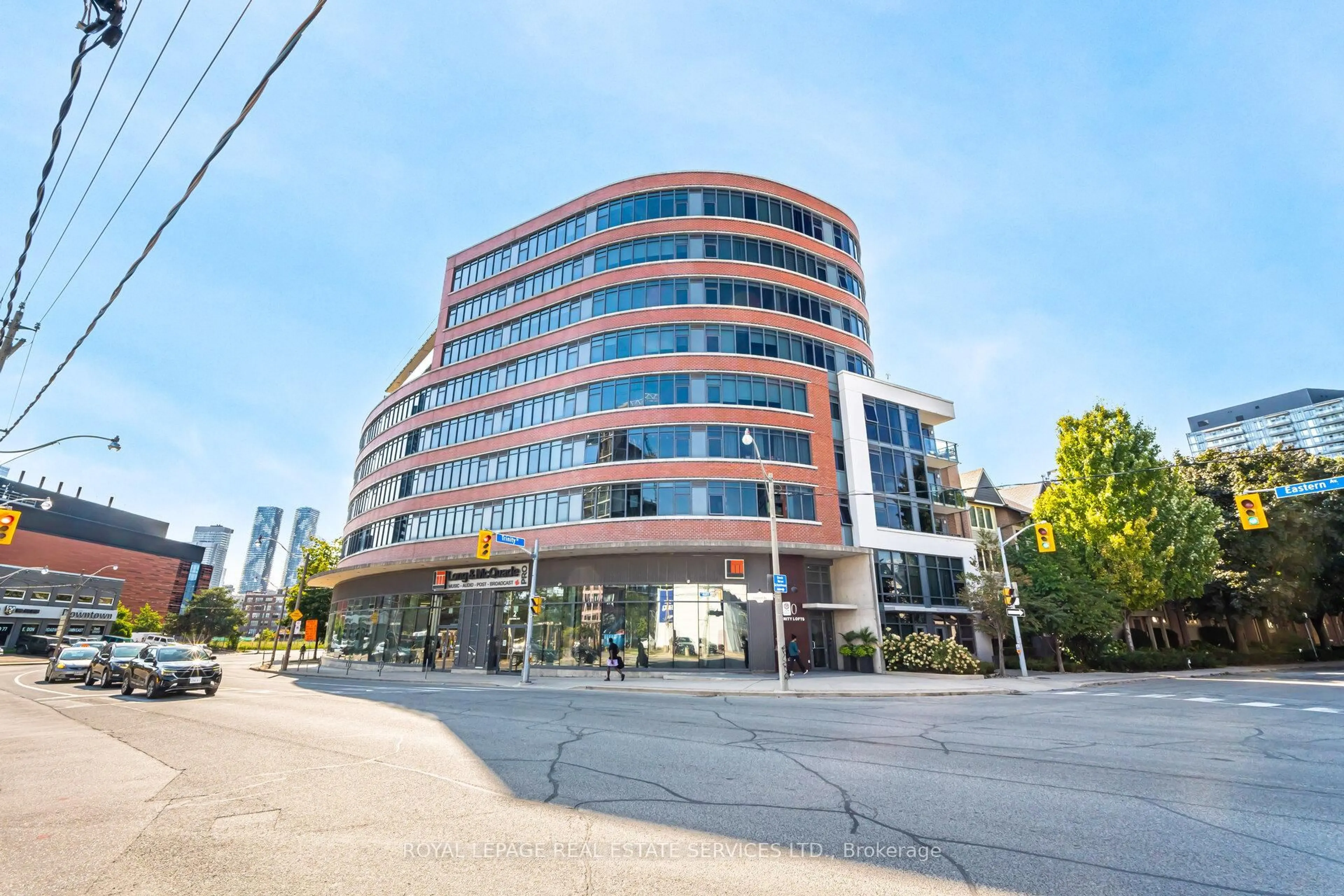 Indoor foyer for 90 Trinity St #201, Toronto Ontario M5A 0E4