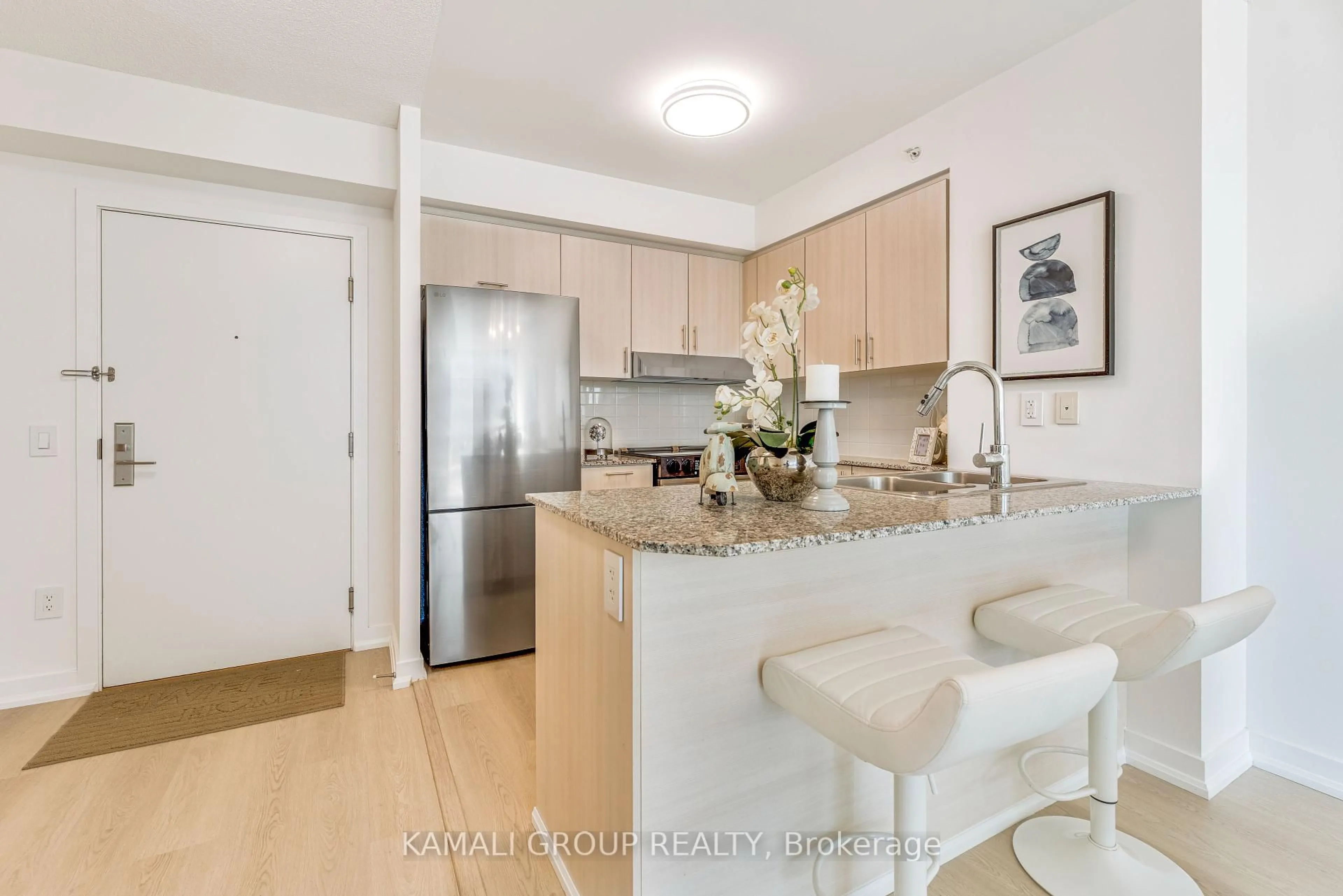 Open concept kitchen, unknown for 5740 Yonge St #1608, Toronto Ontario M2M 0B1