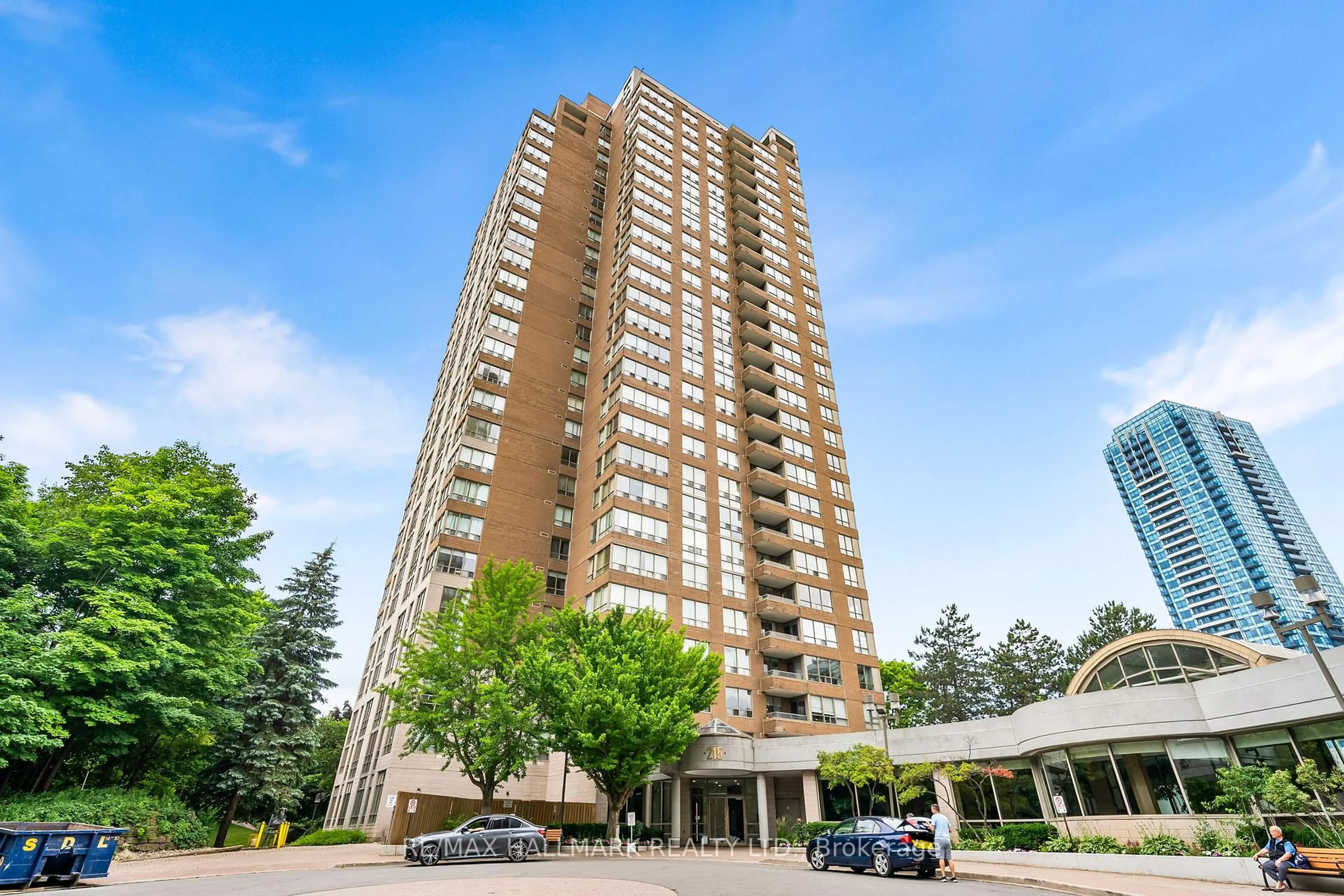 Indoor foyer for 215 Wynford Dr #1001, Toronto Ontario M3C 3P5