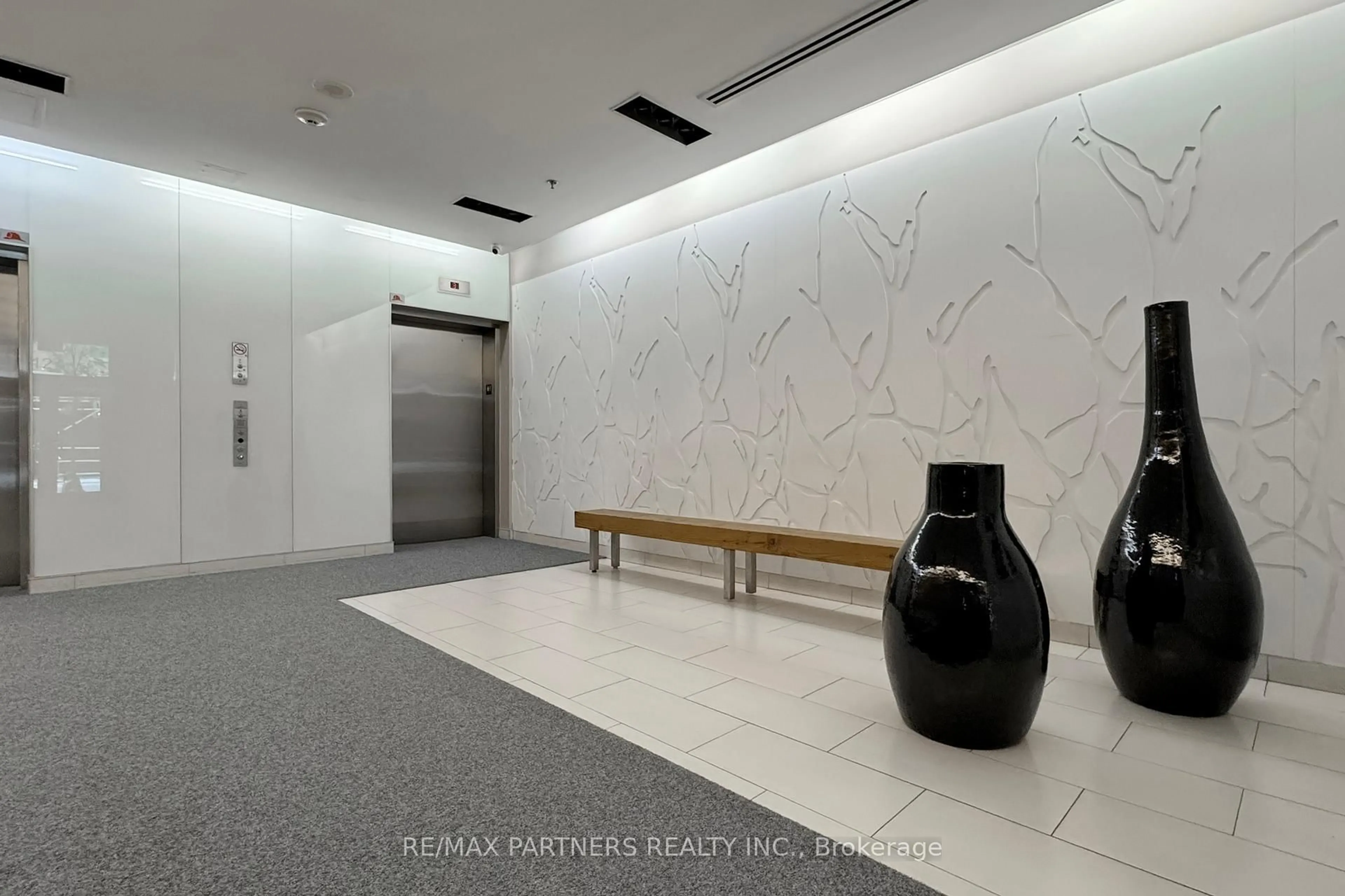 Lobby for 127 Queen St #604, Toronto Ontario M5C 1S3
