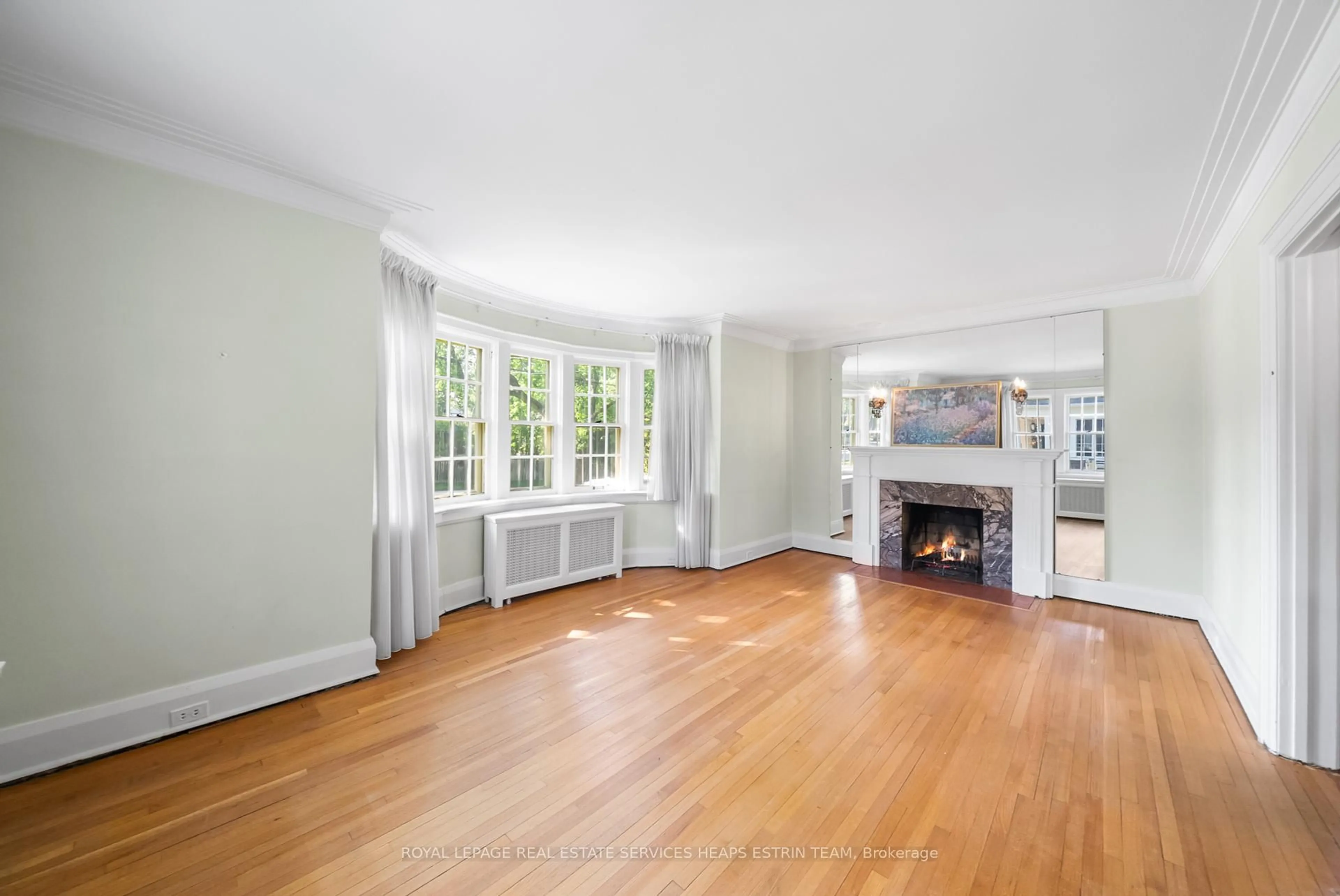 A pic of a room for 85 McRae Dr, Toronto Ontario M4G 1S6