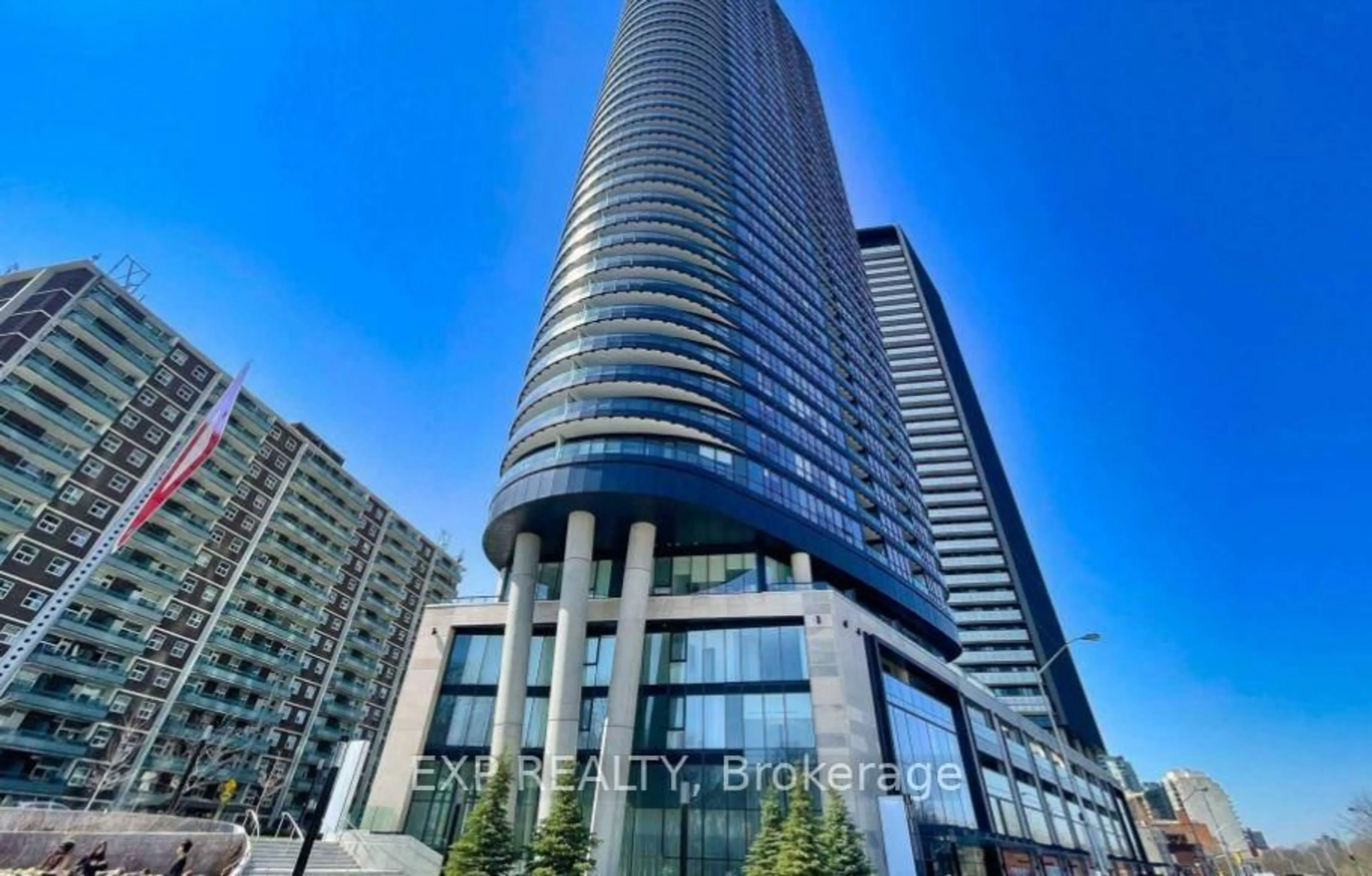 Indoor foyer for 585 Bloor St #3723, Toronto Ontario M4W 0B3