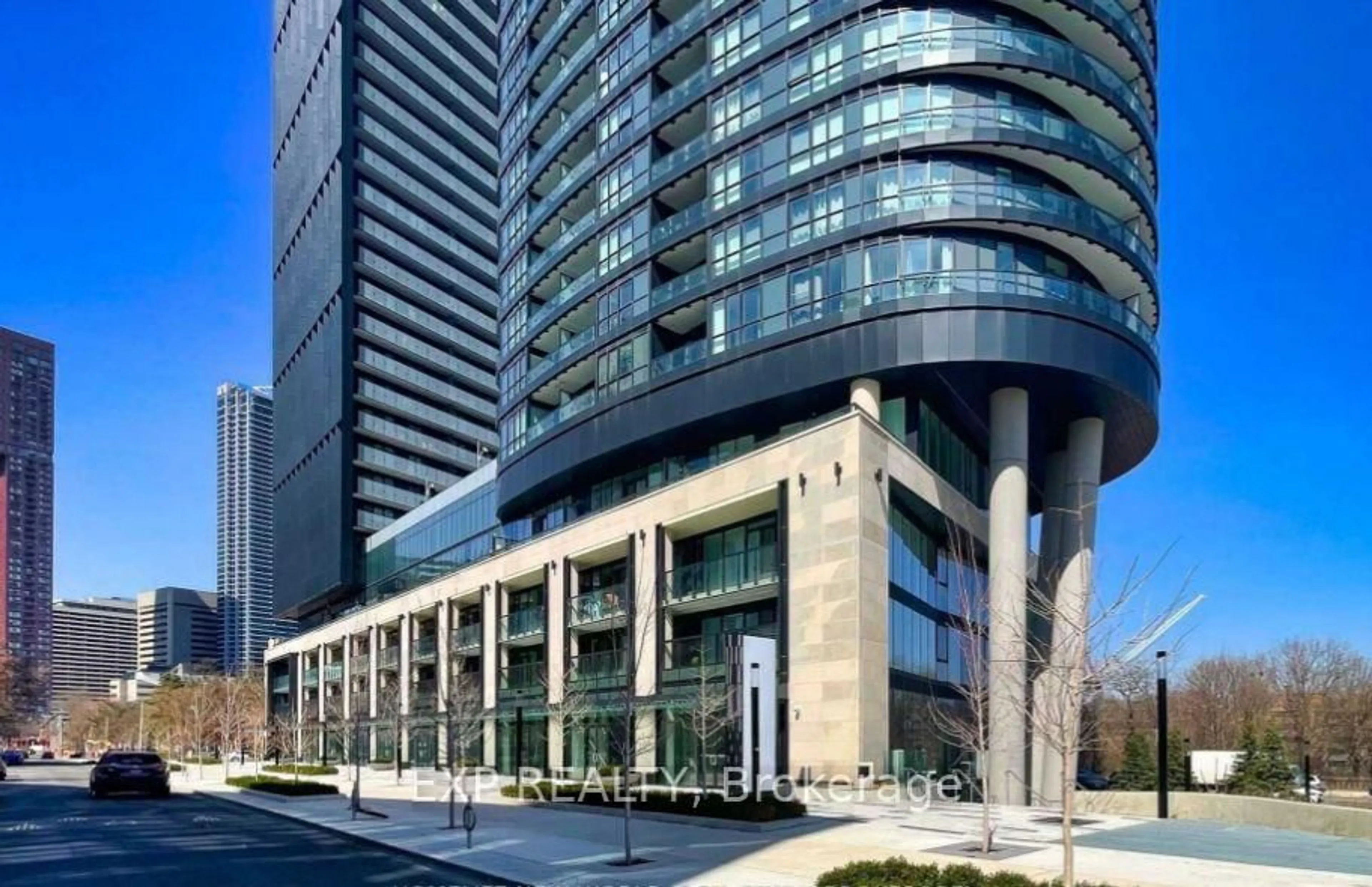 Indoor foyer for 585 Bloor St #3723, Toronto Ontario M4W 0B3