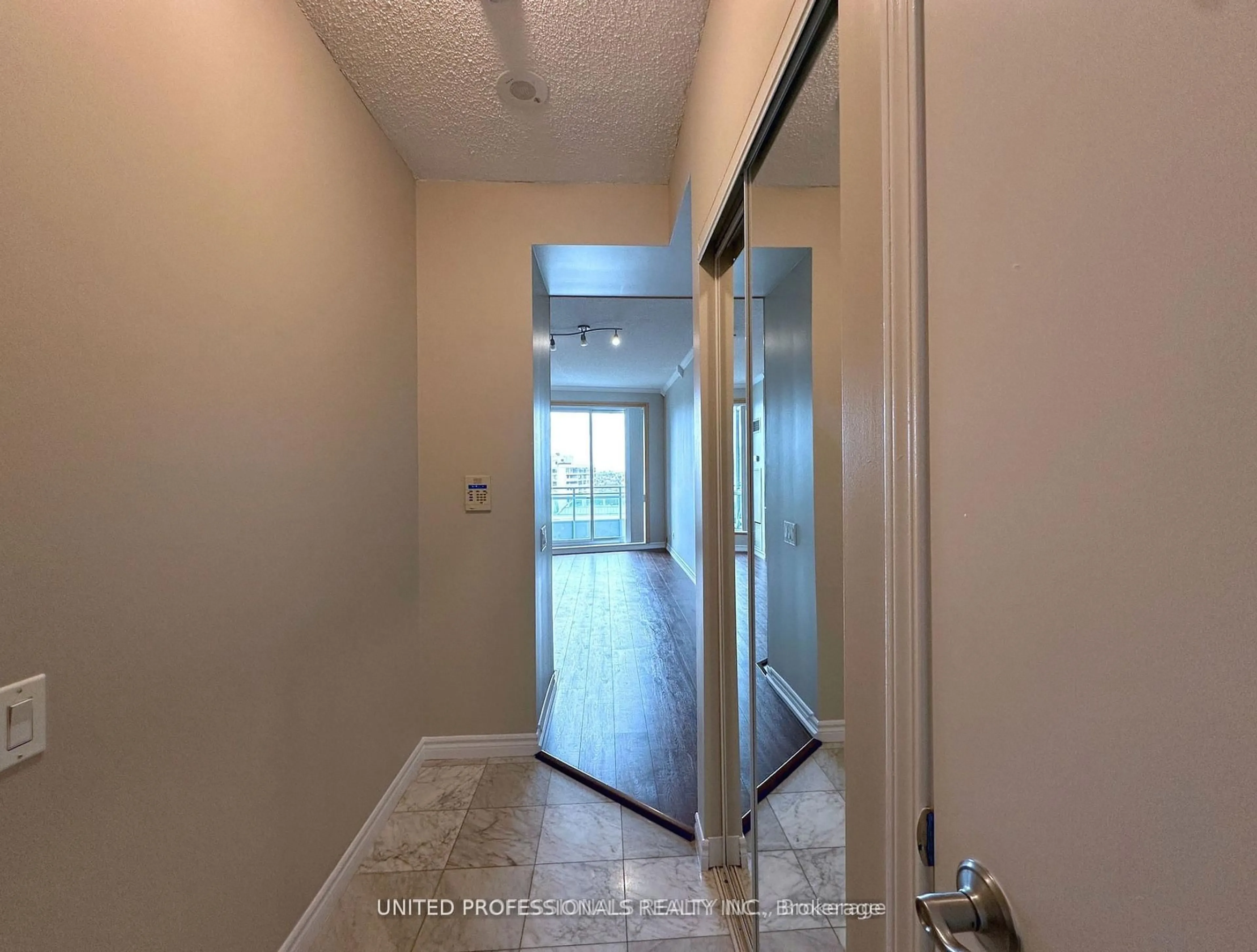 Indoor entryway for 60 Byng Ave #1812, Toronto Ontario M2N 4K3