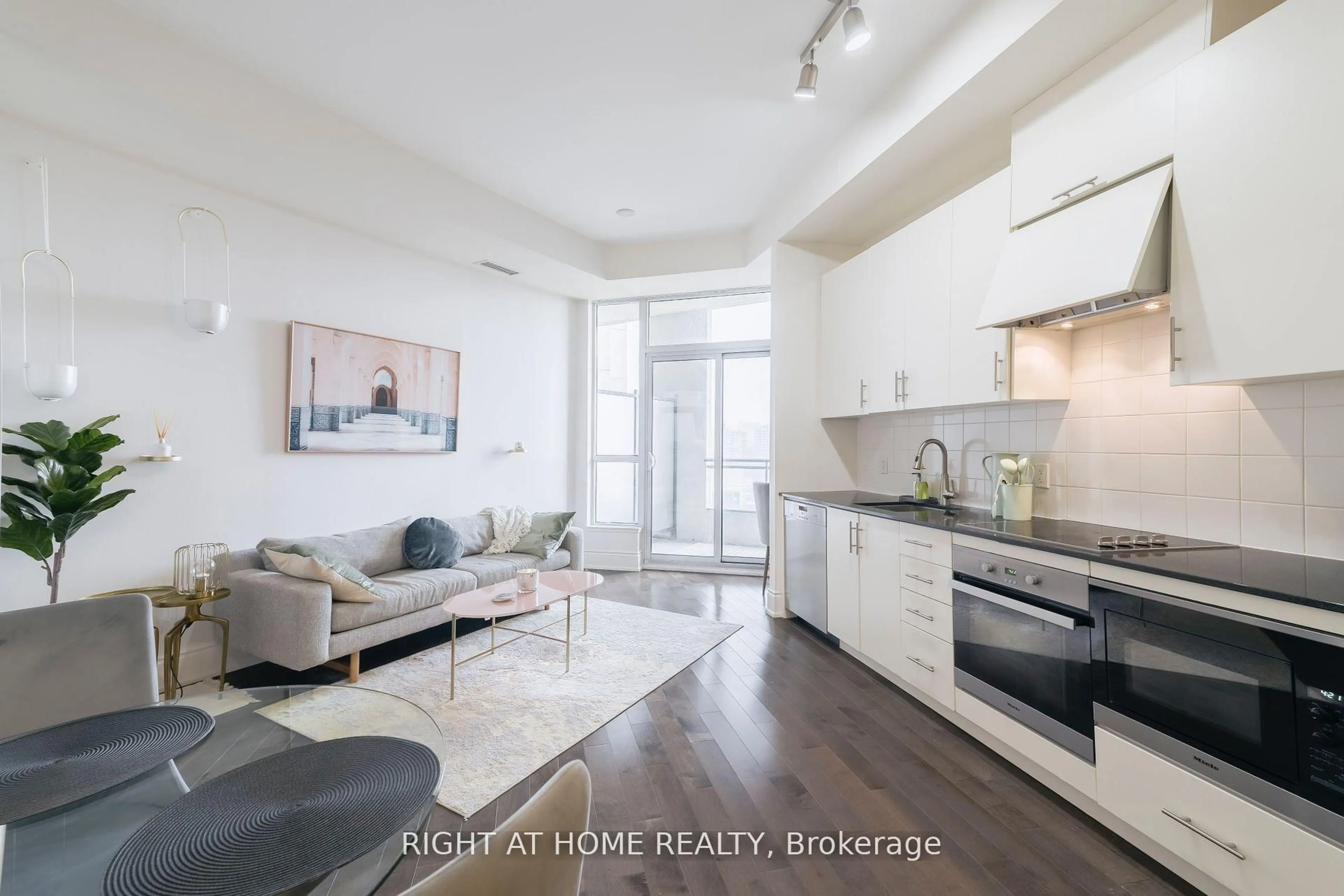 Open concept kitchen, unknown for 23 Glebe Rd #918, Toronto Ontario M5P 0A1