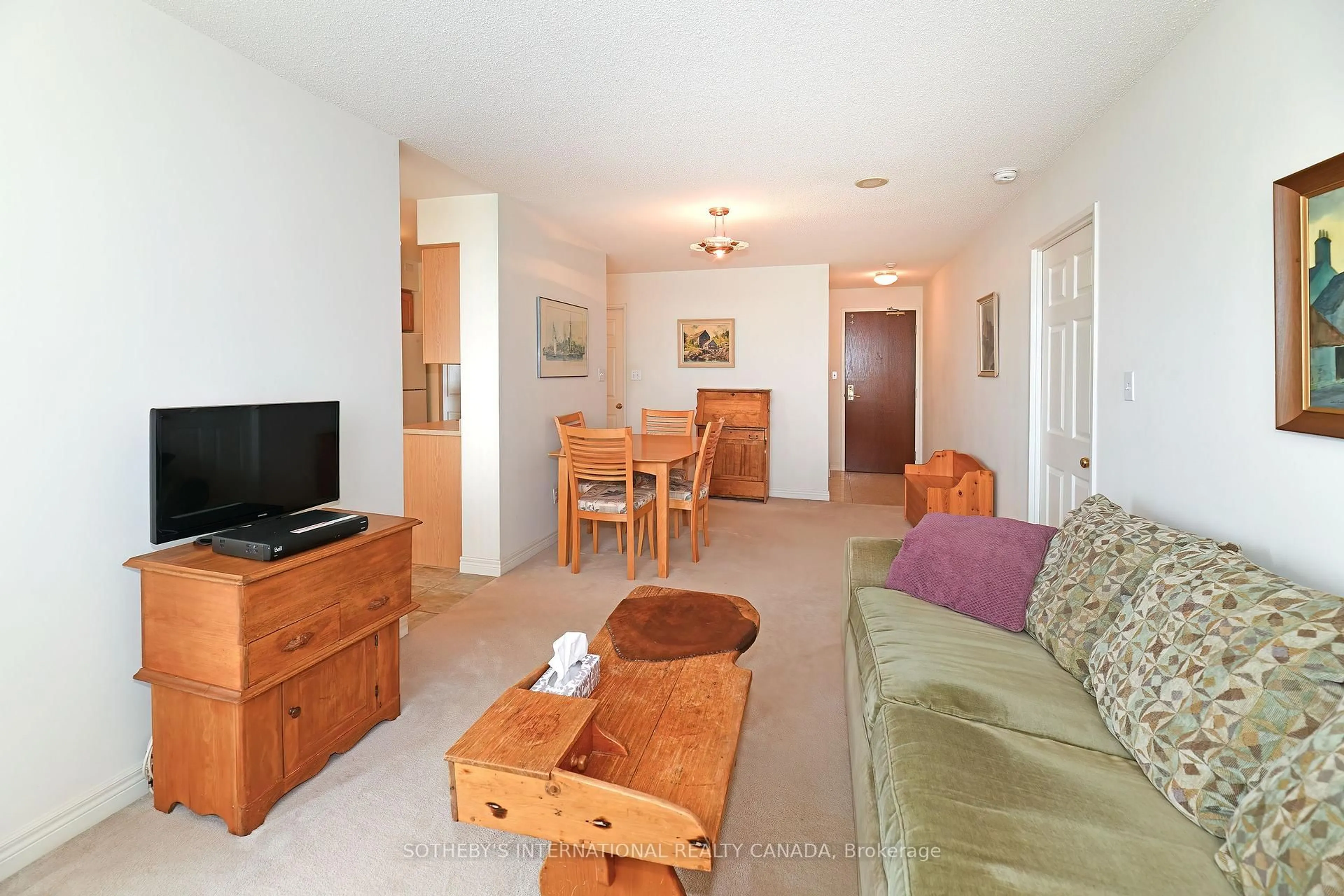 Living room with furniture, unknown for 35 Merton St #1605, Toronto Ontario M4S 3G4