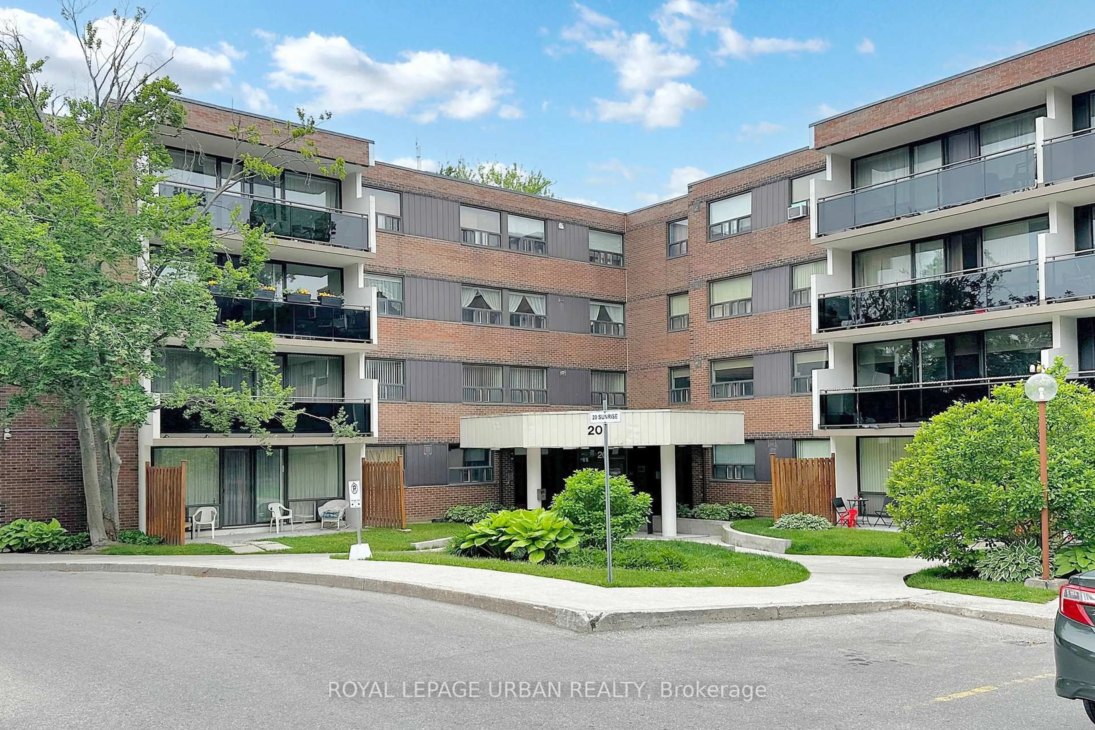Patio, unknown for 20 Sunrise Ave #102, Toronto Ontario M4A 2R2