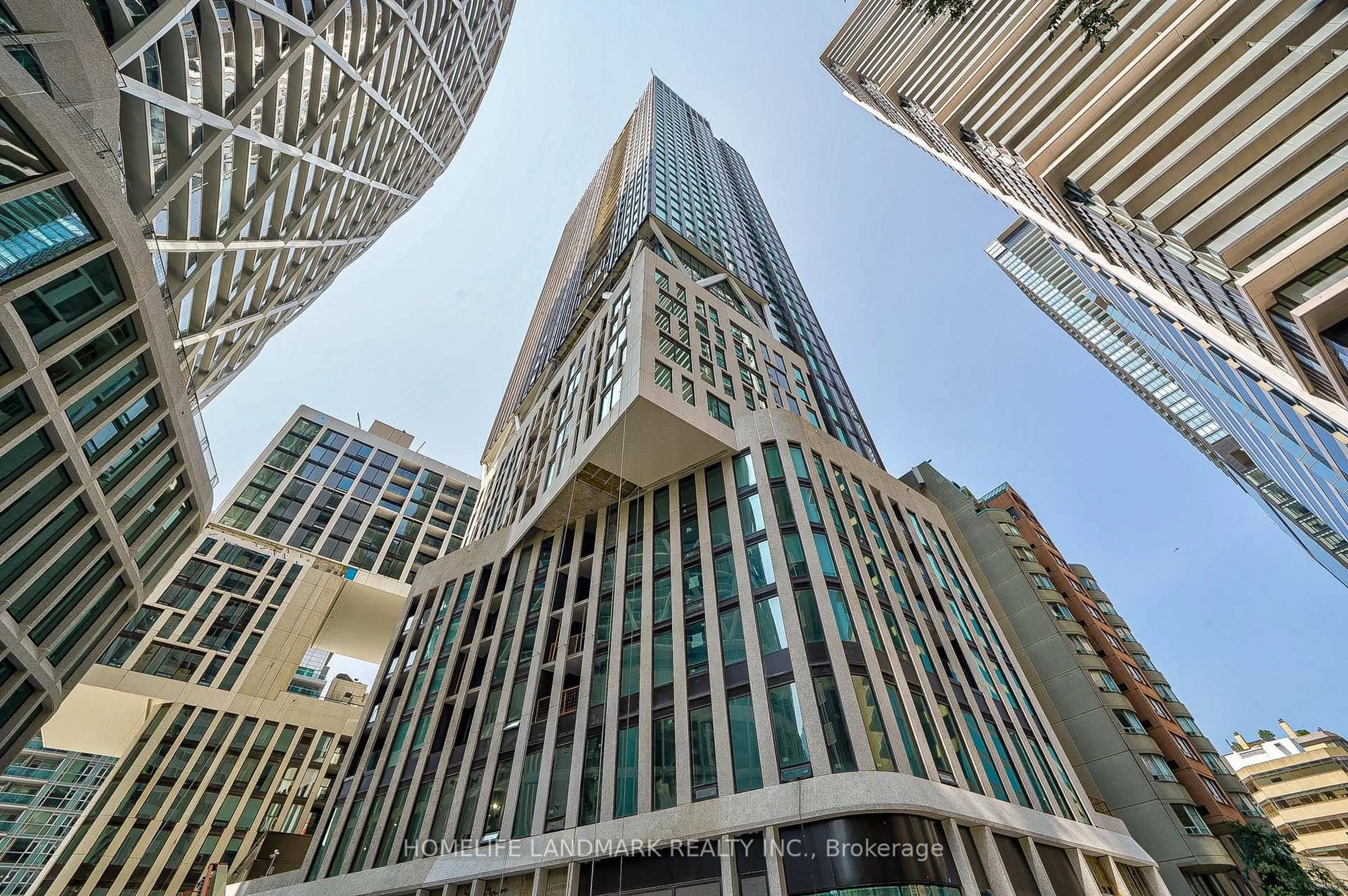 Indoor foyer for 238 Simcoe St #1908, Toronto Ontario M5T 0E2