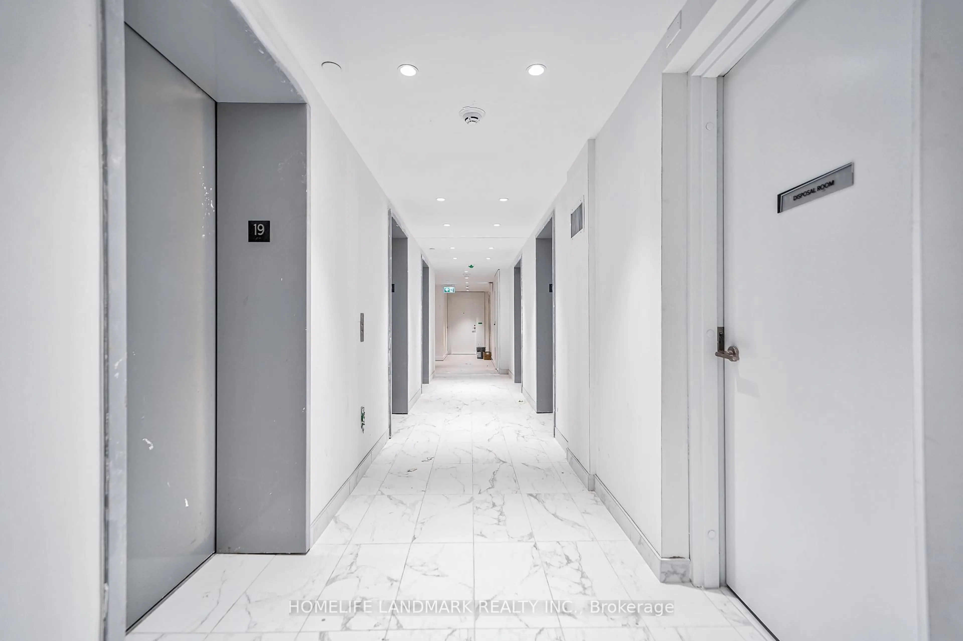 Indoor foyer for 238 Simcoe St #1908, Toronto Ontario M5T 0E2