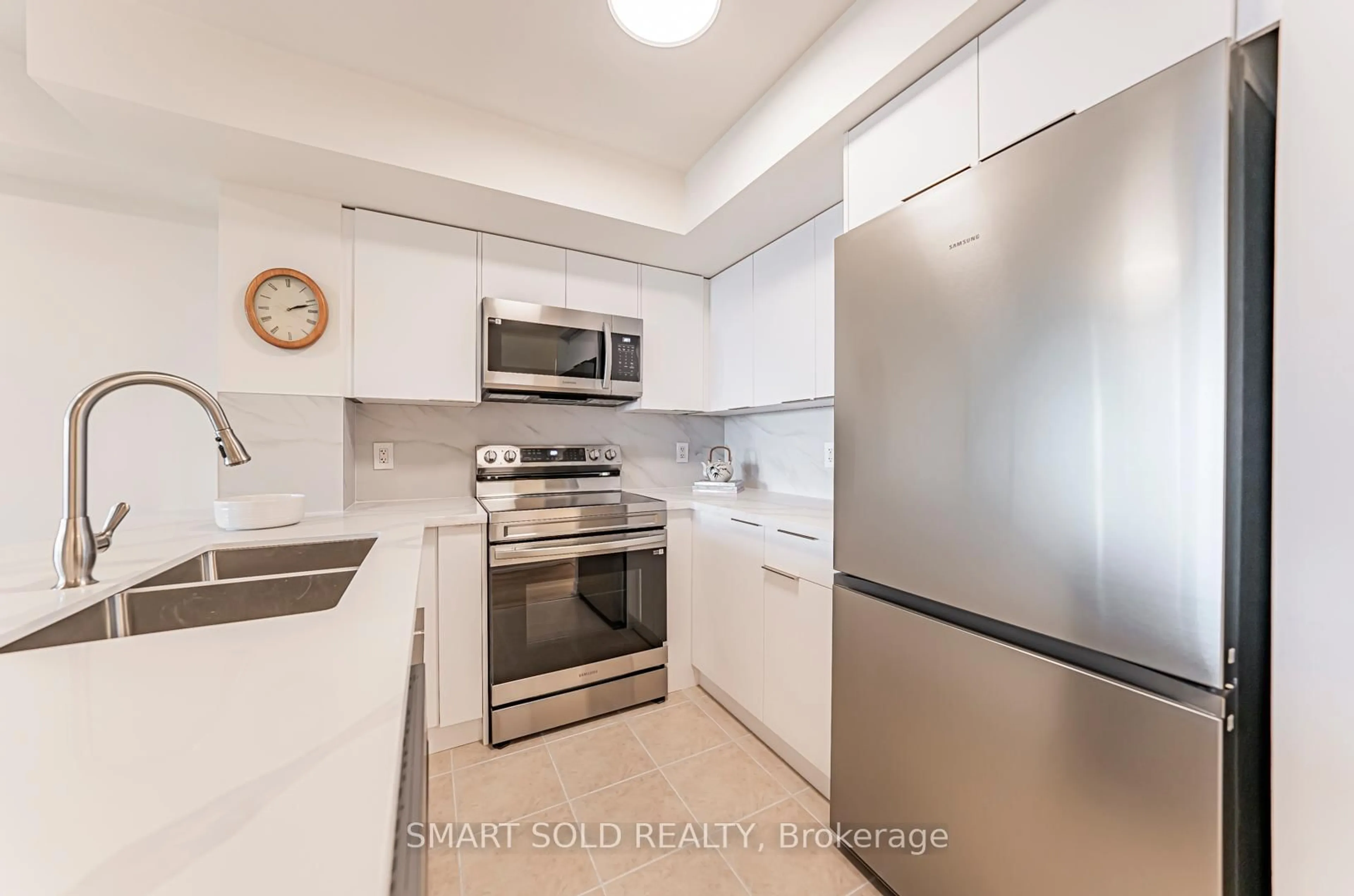 Standard kitchen, unknown for 17 Barberry Pl #2009, Toronto Ontario M2K 3E2