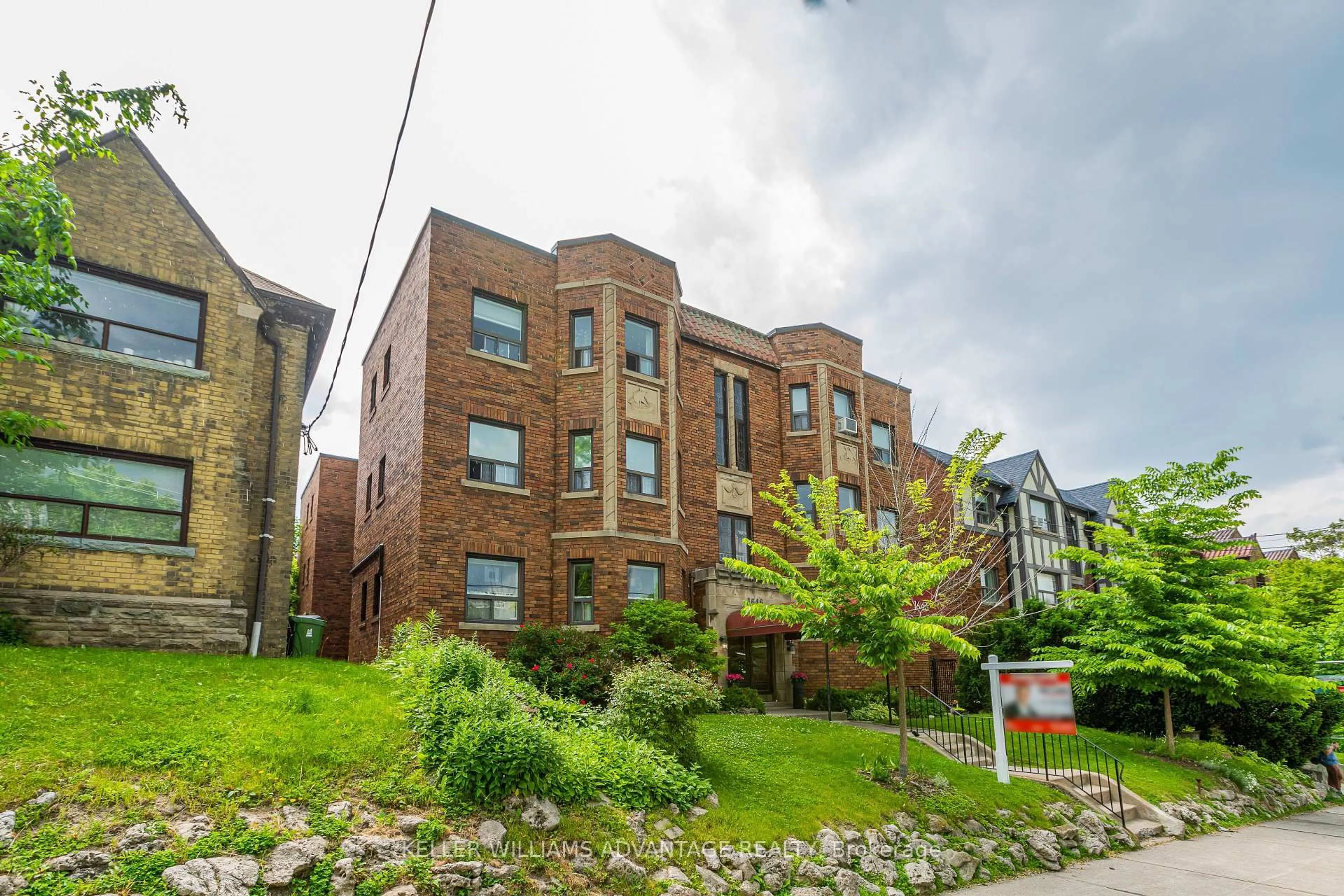 Unknown for 1646 Bathurst St #18, Toronto Ontario M5P 3J7