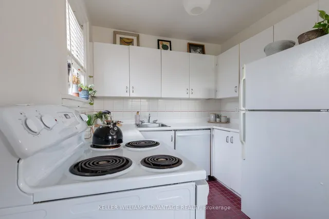 Additional property image - 1646 Bathurst St Unit 18