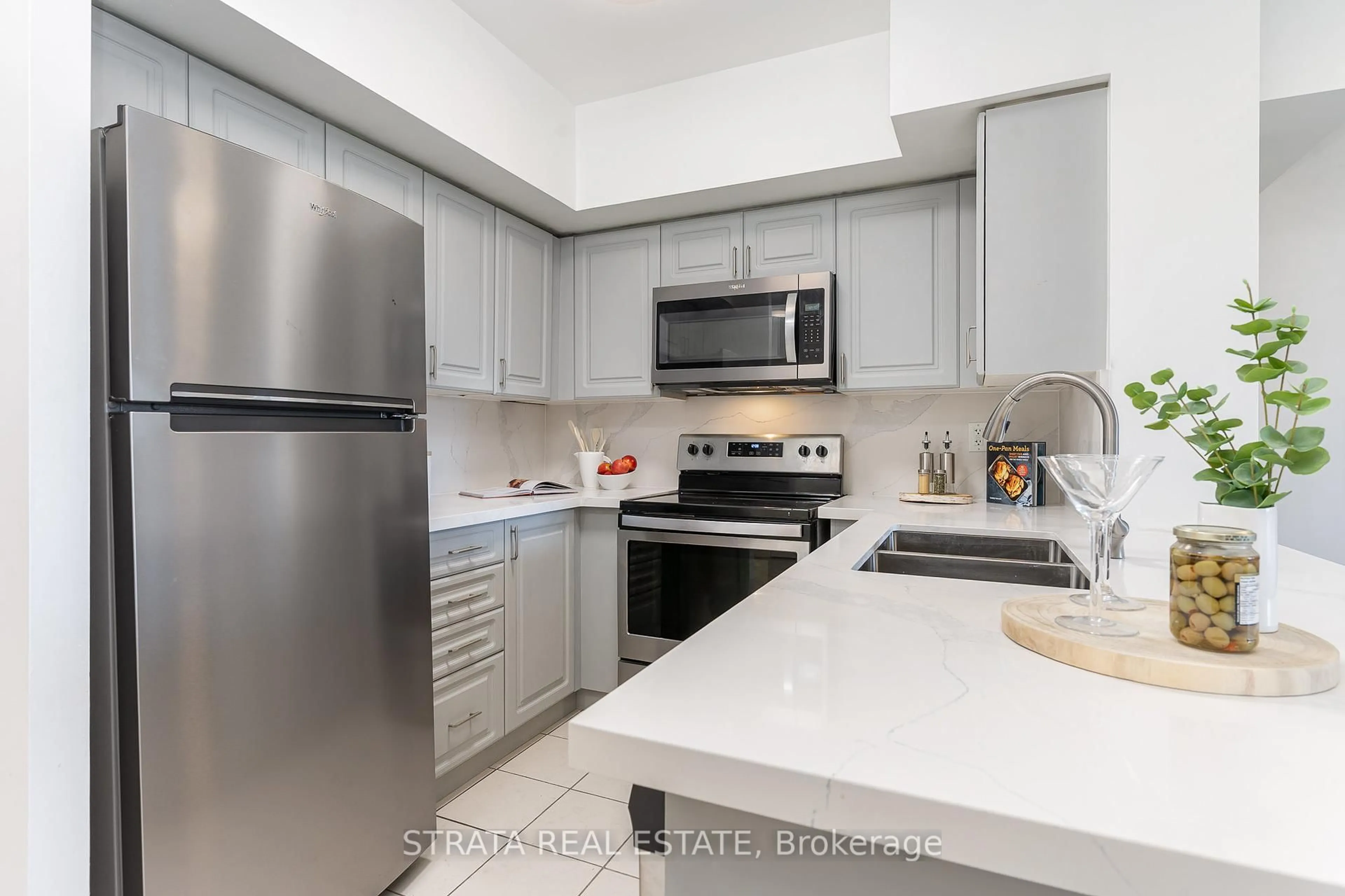 Standard kitchen, unknown for 4978 Yonge St #1503, Toronto Ontario M2N 7G8