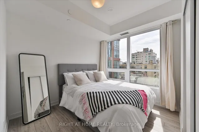 Additional image 17 of 108 Peter St Unit 825