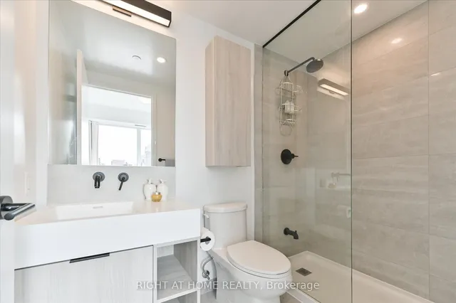 Additional image 16 of 108 Peter St Unit 825