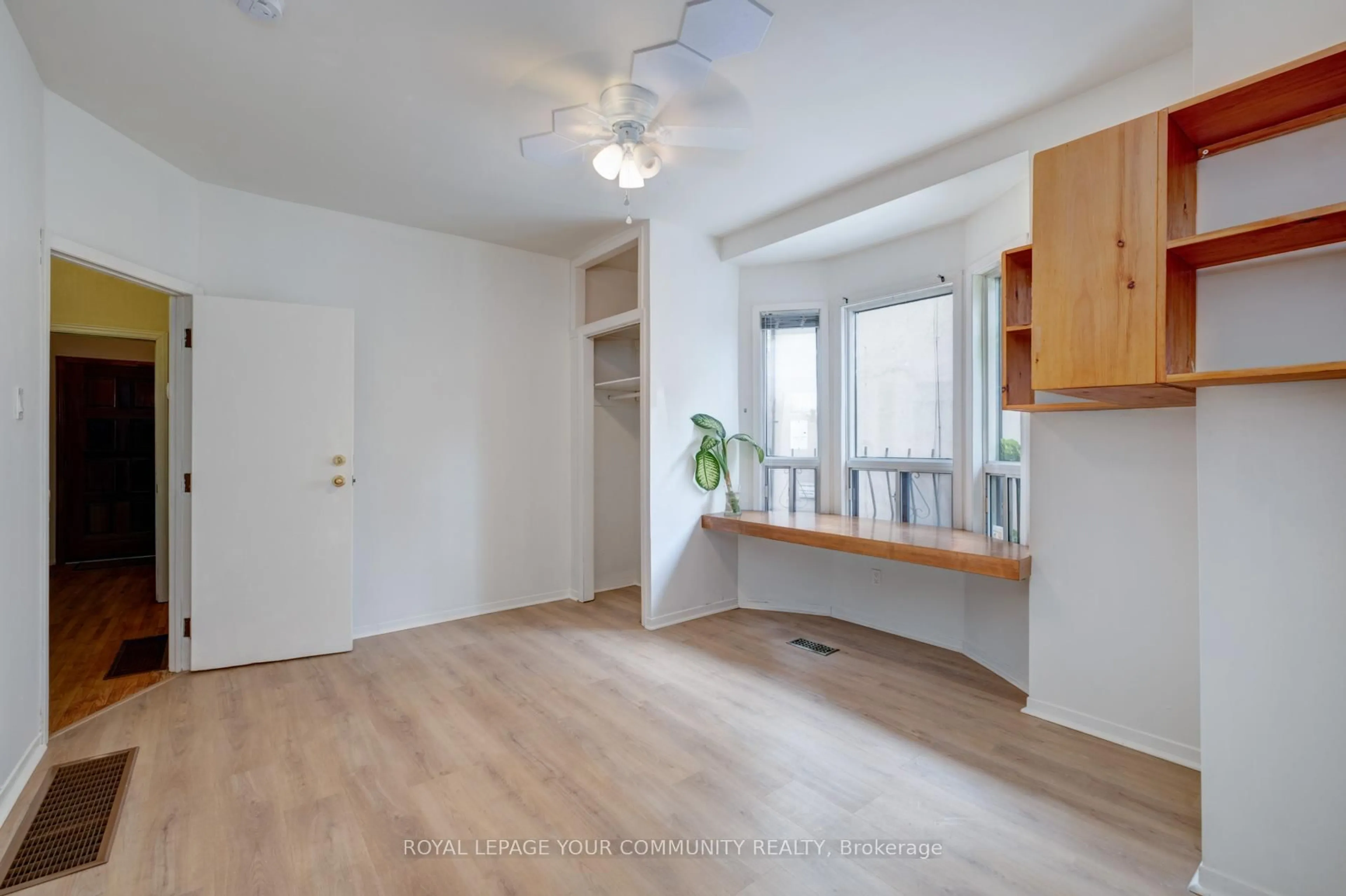 A pic of a room for 356 Dupont St, Toronto Ontario M5R 1V9