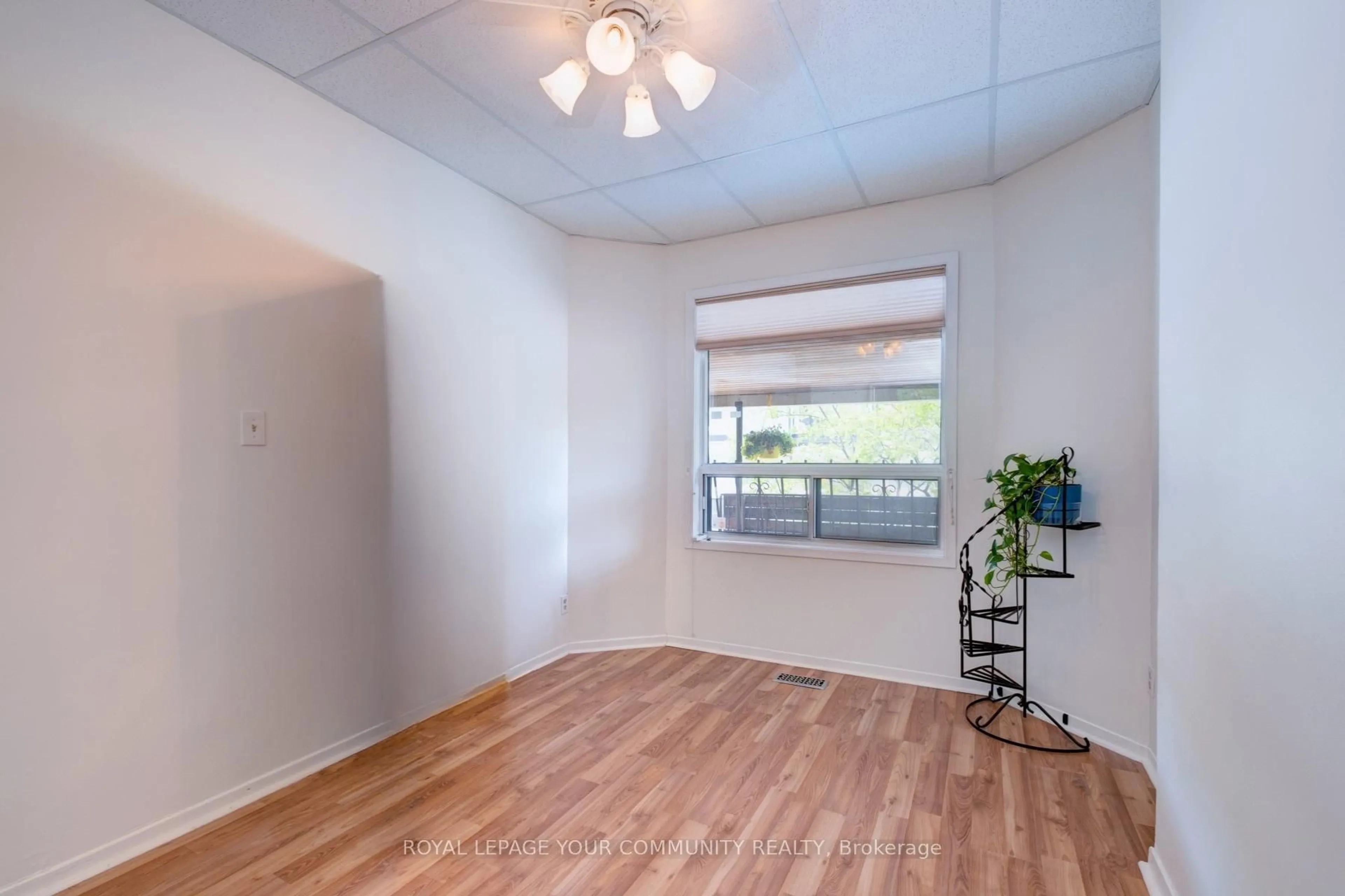 A pic of a room for 356 Dupont St, Toronto Ontario M5R 1V9