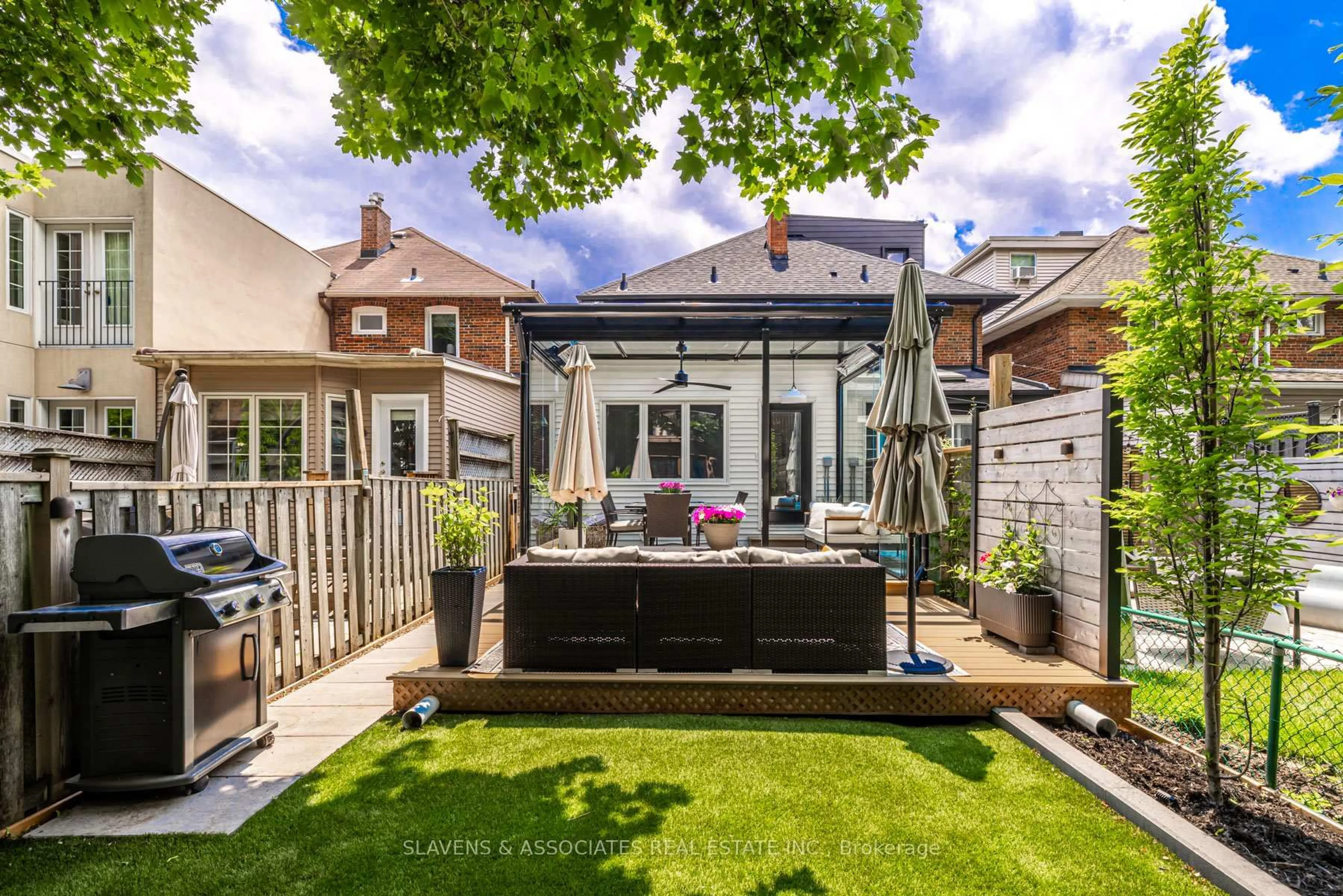 Patio, street for 188 Fairlawn Ave, Toronto Ontario M5M 1S8