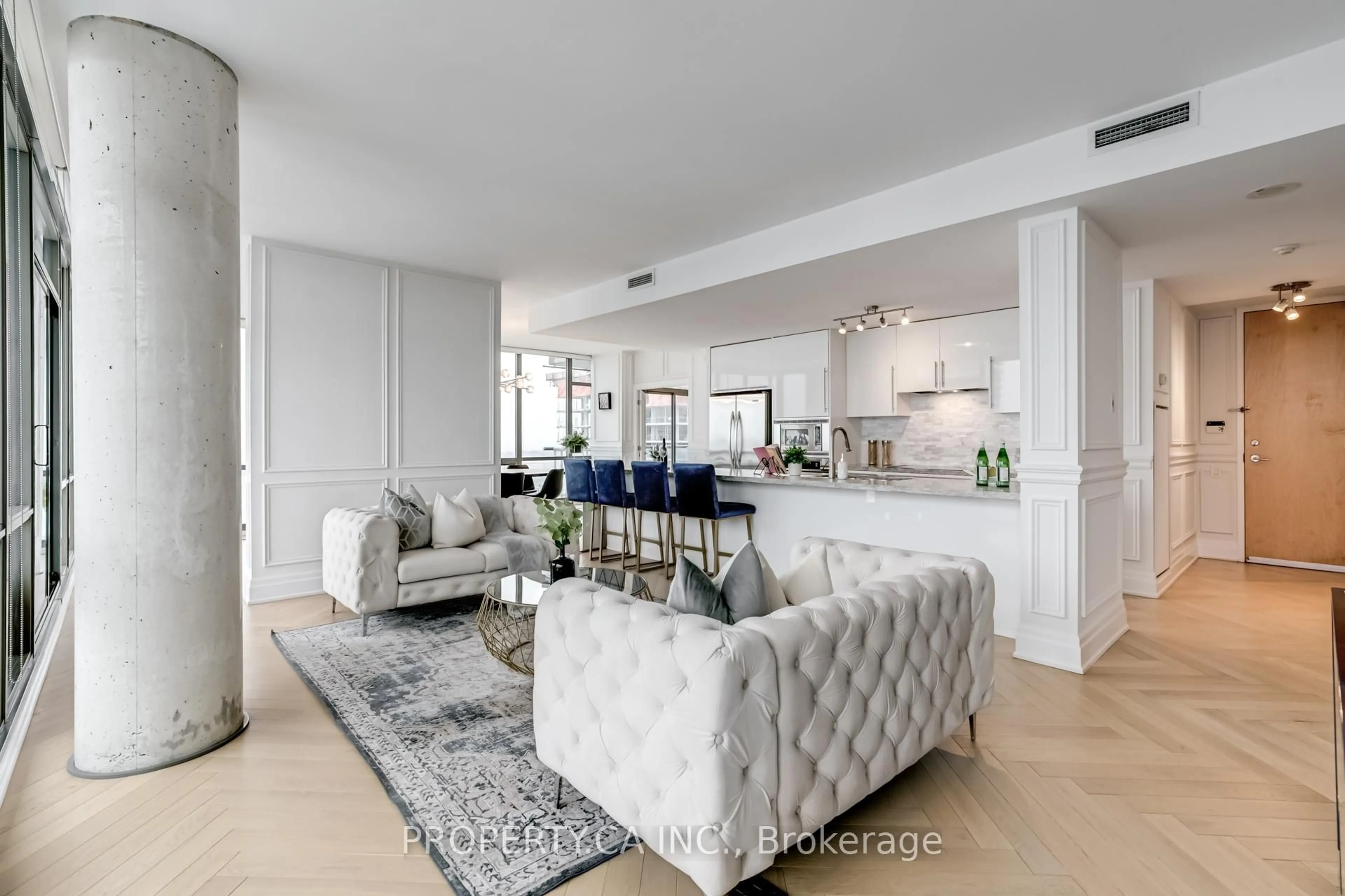 Living room with furniture, ceramic/tile floor for 33 Mill St #3002, Toronto Ontario M5A 3R3